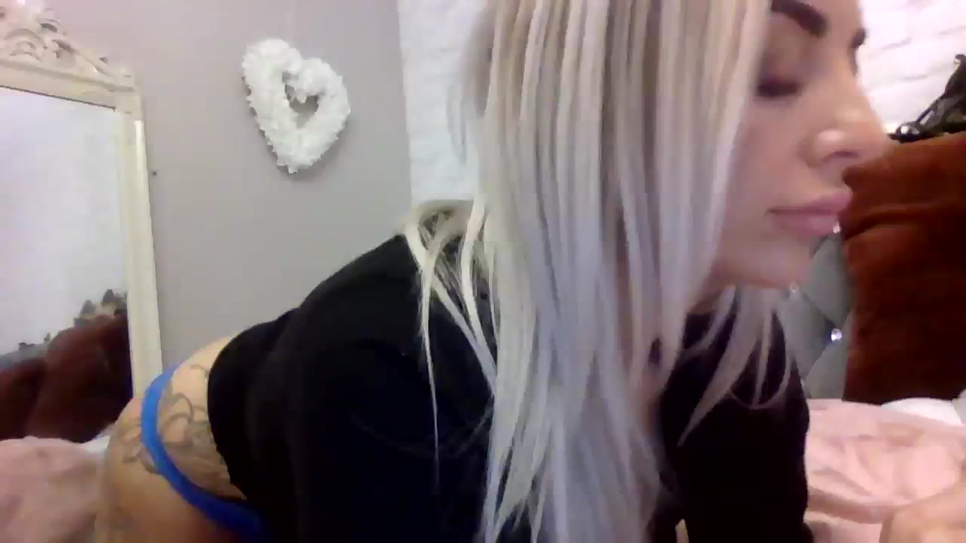 Gallery image thumbnail from Cherry_sour's myfreecams stream on, 11/21/2023, 14:30 image 1 of 20