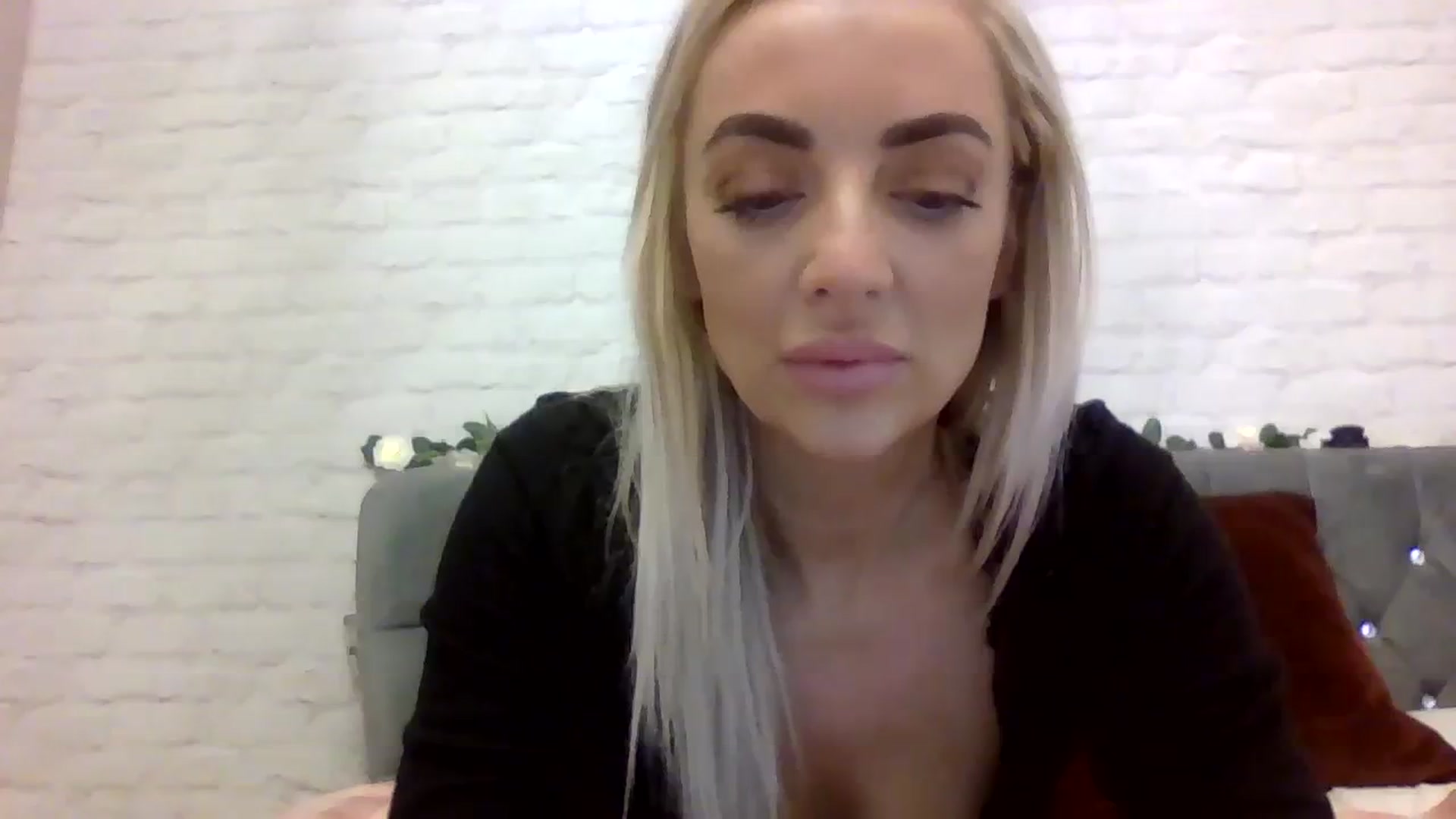 Gallery image thumbnail from Cherry_sour's myfreecams stream on, 11/21/2023, 14:30 image 10 of 20
