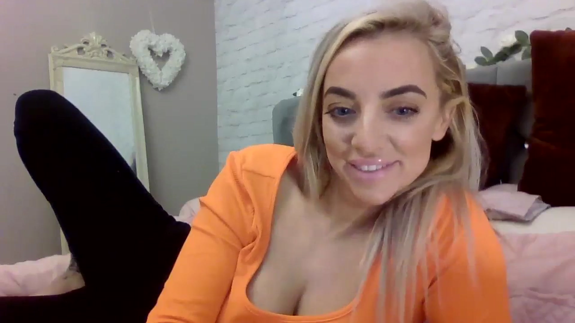 Gallery image thumbnail from Cherry_sour's myfreecams stream on, 11/23/2023, 13:39 image 6 of 20
