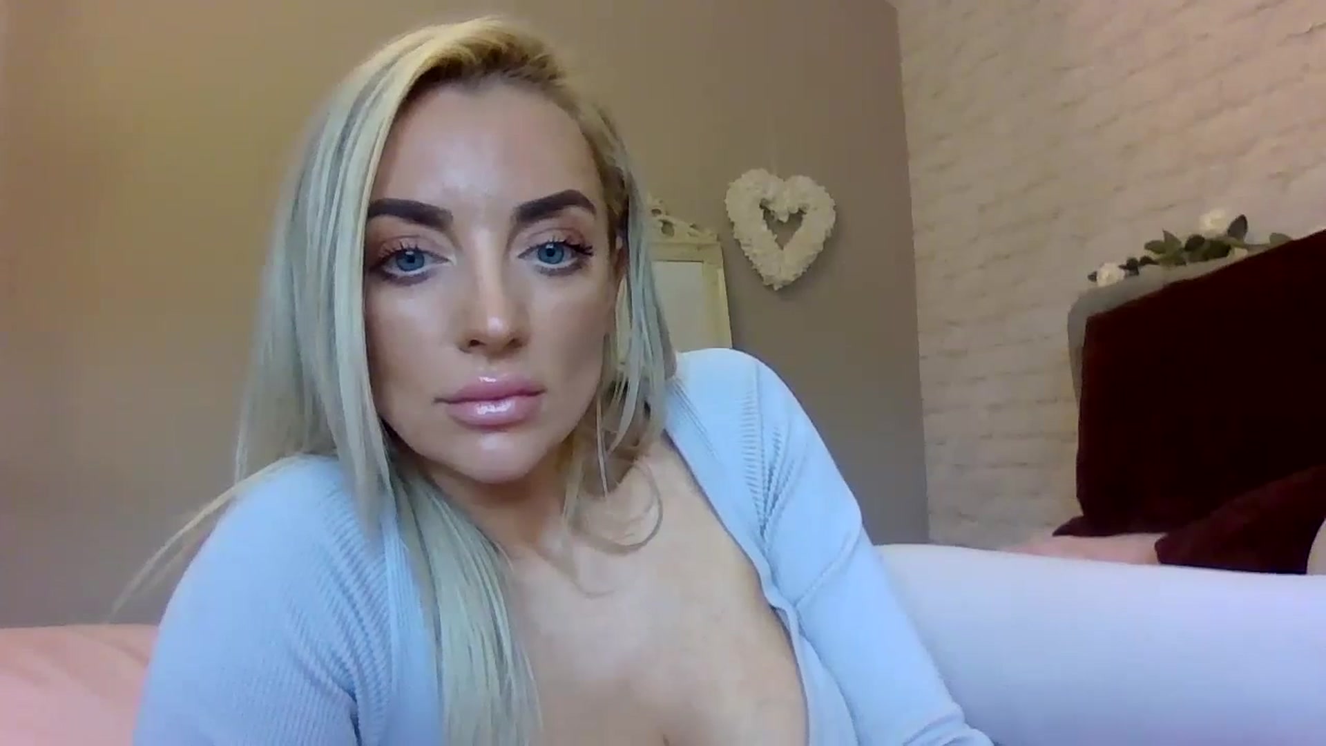 Gallery image thumbnail from Cherry_sour's myfreecams stream on, 11/24/2023, 11:57 image 20 of 20