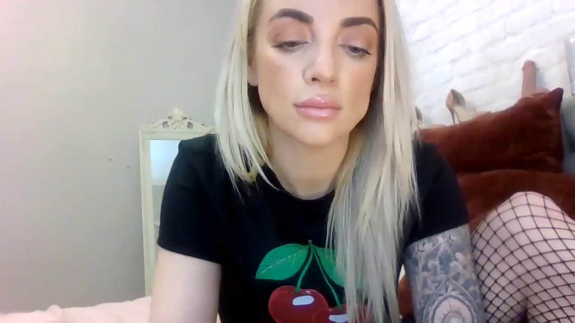 Gallery image thumbnail from Cherry_sour's myfreecams stream on, 11/30/2023, 12:01 image 17 of 20