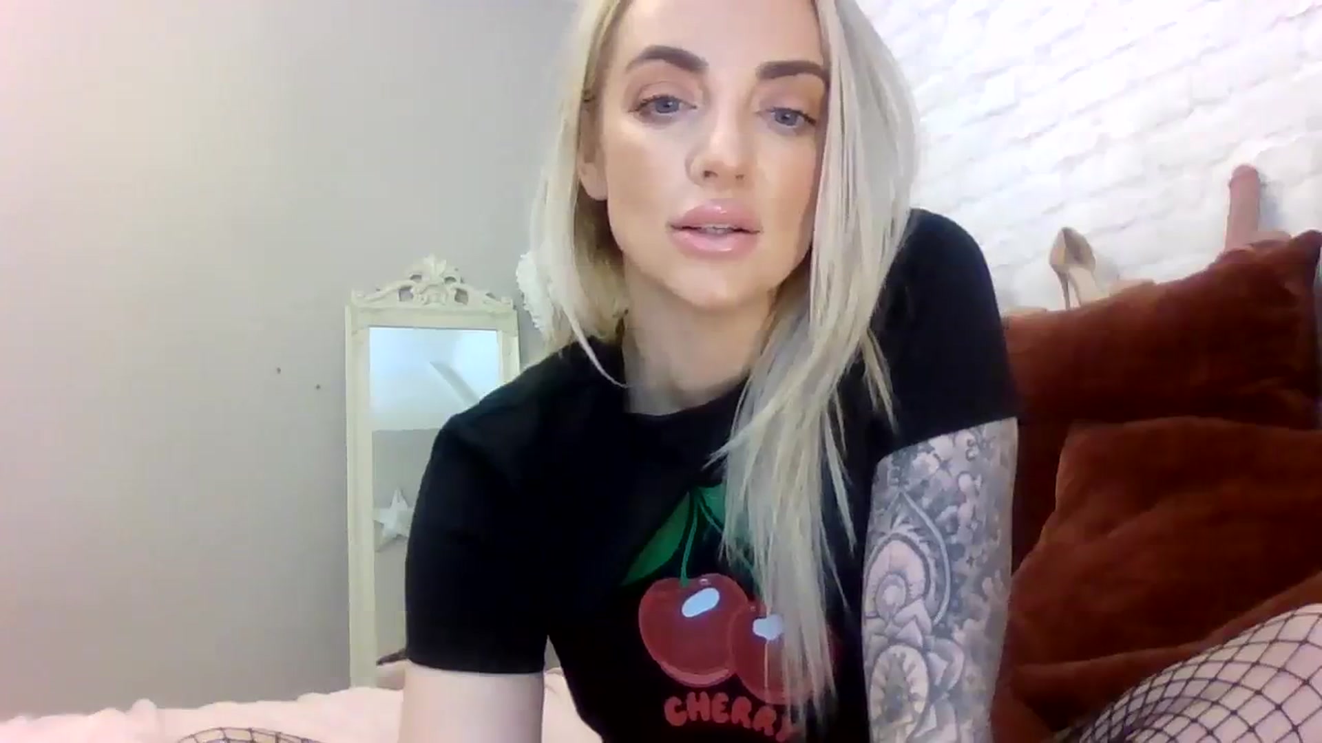 Gallery image thumbnail from Cherry_sour's myfreecams stream on, 11/30/2023, 12:01 image 10 of 20