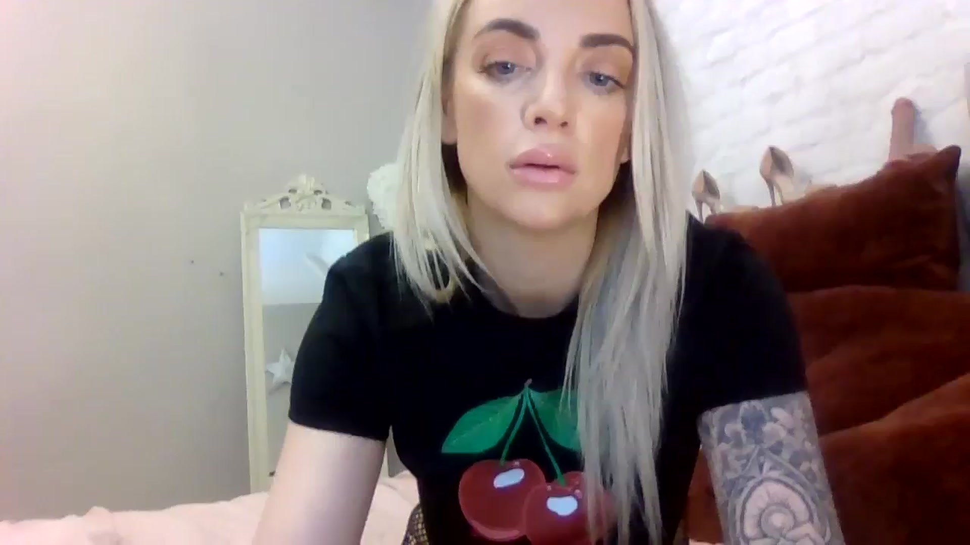 Gallery image thumbnail from Cherry_sour's myfreecams stream on, 11/30/2023, 12:01 image 18 of 20