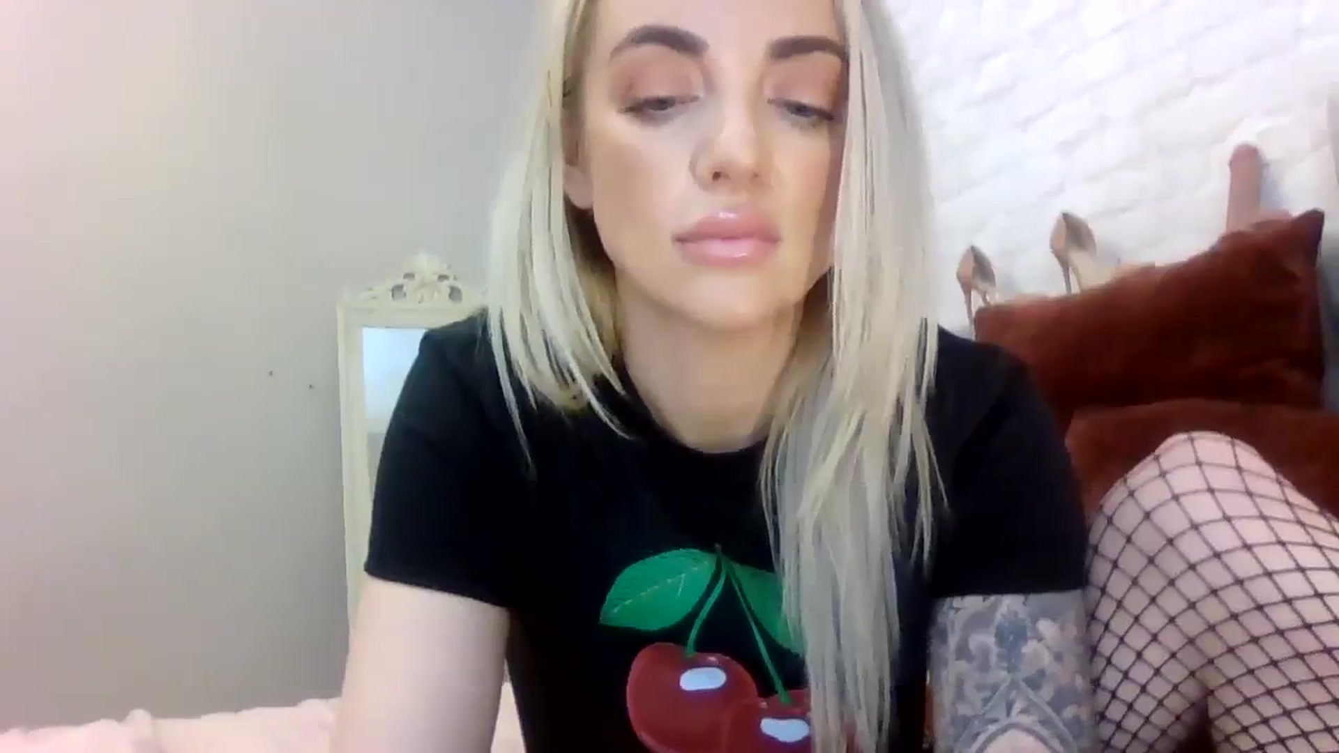 Gallery image thumbnail from Cherry_sour's myfreecams stream on, 11/30/2023, 12:01 image 13 of 20