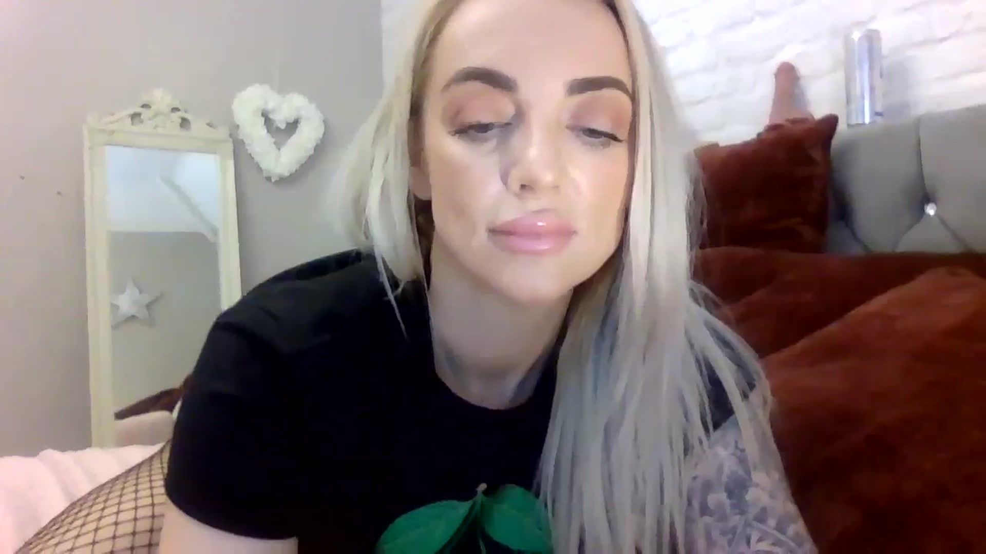 Gallery image thumbnail from Cherry_sour's myfreecams stream on, 11/30/2023, 12:01 image 4 of 20