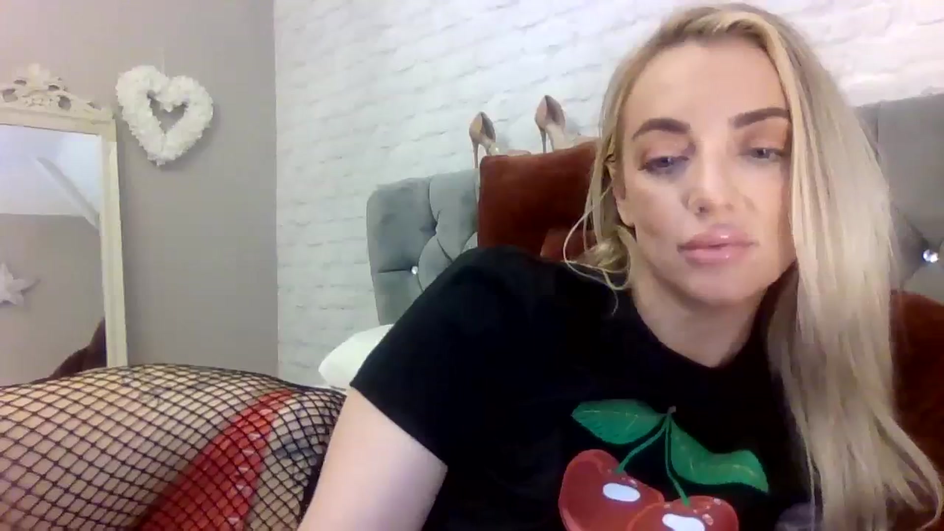 Gallery image thumbnail from Cherry_sour's myfreecams stream on, 11/30/2023, 12:01 image 19 of 20