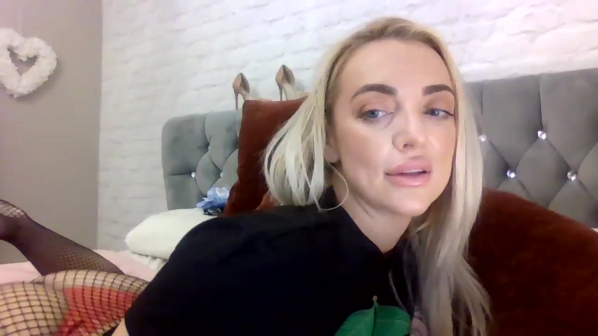 Gallery image thumbnail from Cherry_sour's myfreecams stream on, 11/30/2023, 12:01 image 1 of 20