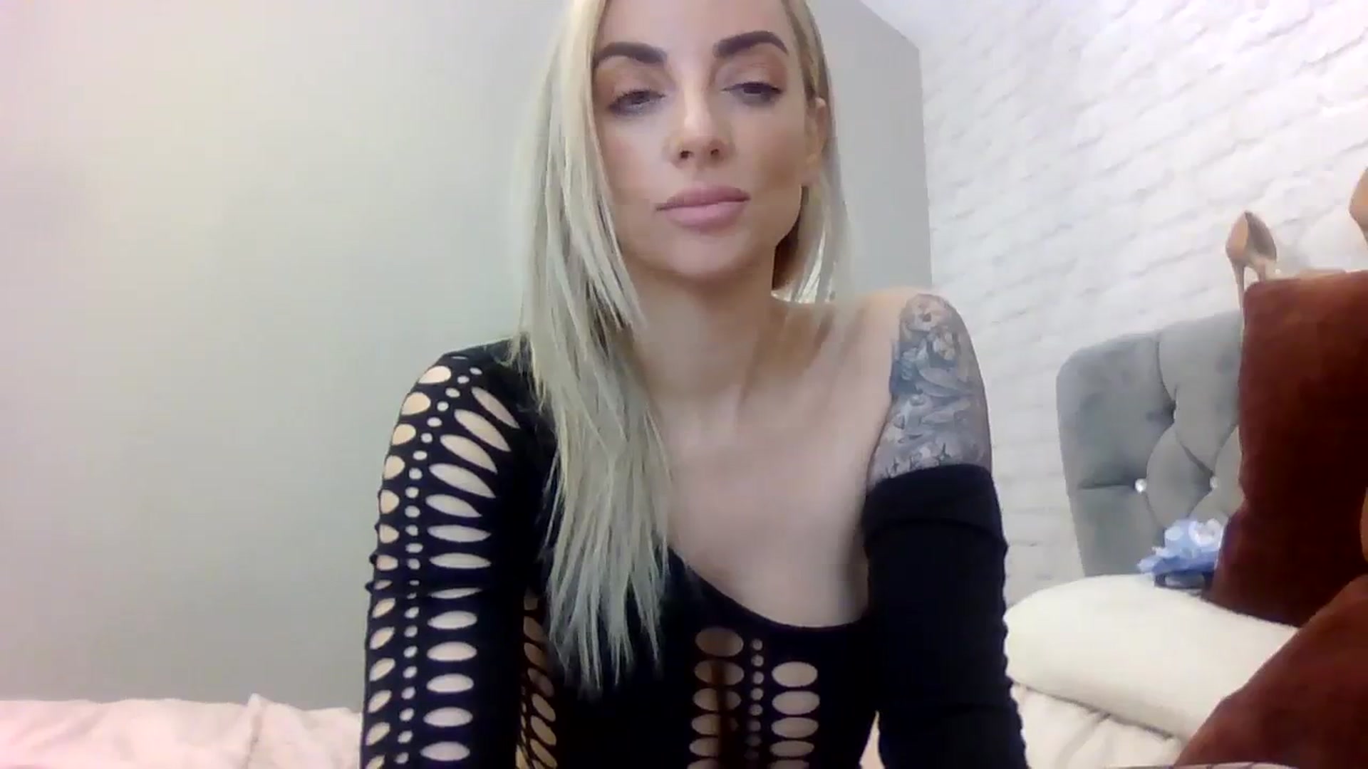 Gallery image thumbnail from Cherry_sour's myfreecams stream on, 11/30/2023, 13:12 image 15 of 20