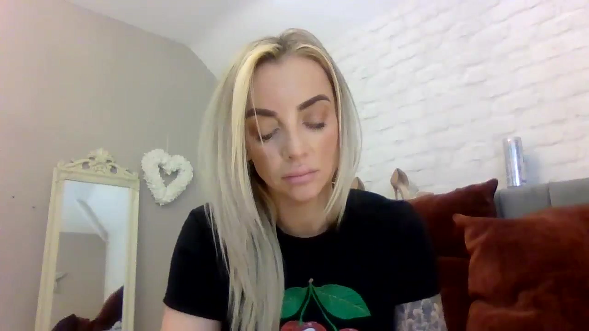 Gallery image thumbnail from Cherry_sour's myfreecams stream on, 11/30/2023, 13:12 image 11 of 20