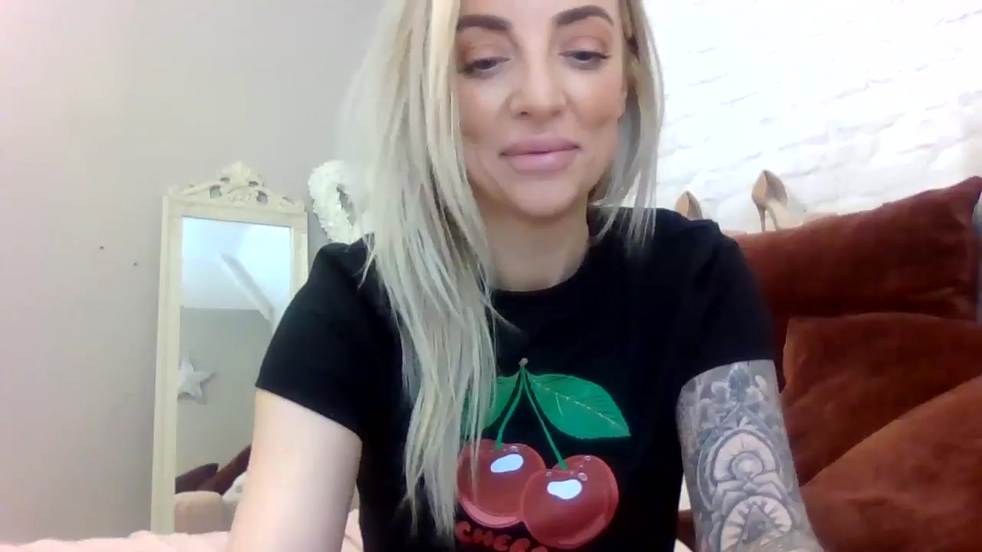Gallery image thumbnail from Cherry_sour's myfreecams stream on, 11/30/2023, 13:12 image 3 of 20