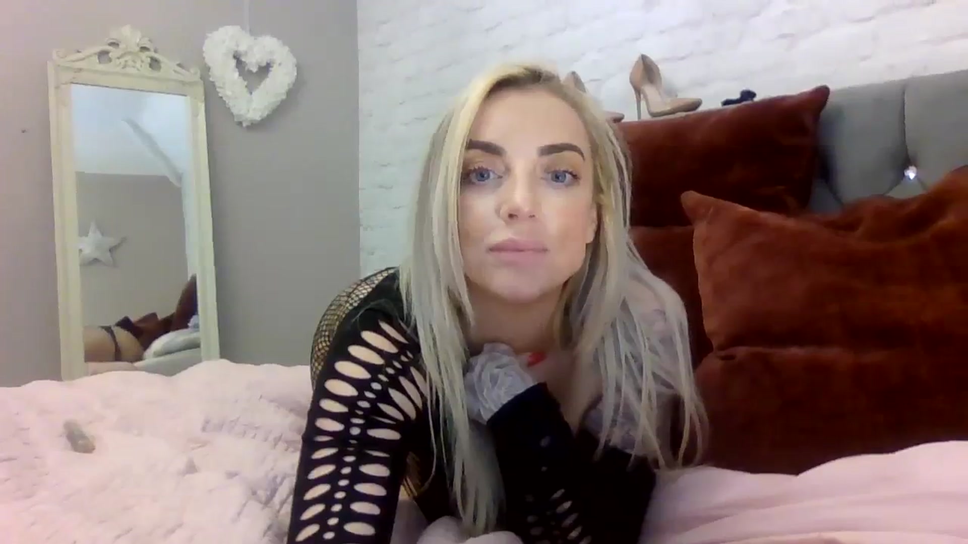 Gallery image thumbnail from Cherry_sour's myfreecams stream on, 11/30/2023, 14:12 image 8 of 20