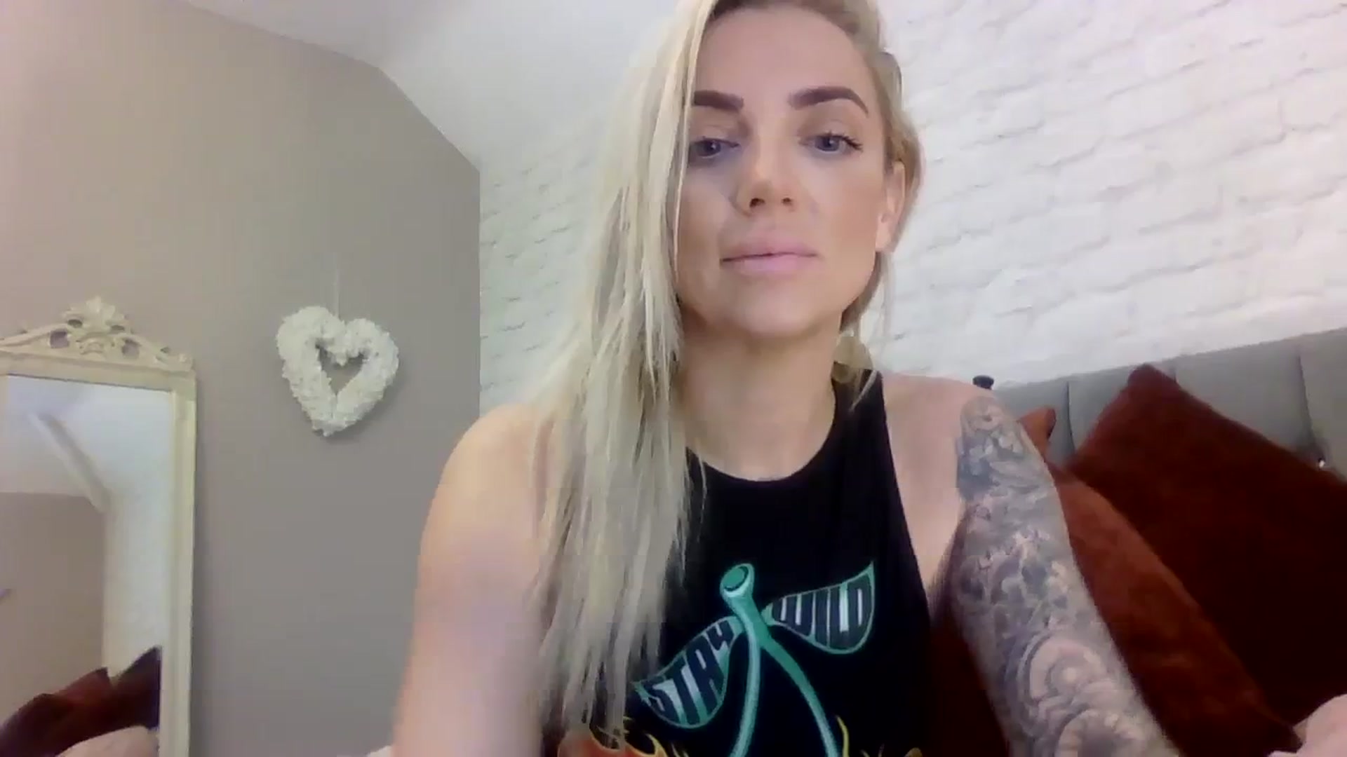 Gallery image thumbnail from Cherry_sour's myfreecams stream on, 12/01/2023, 15:22 image 16 of 20
