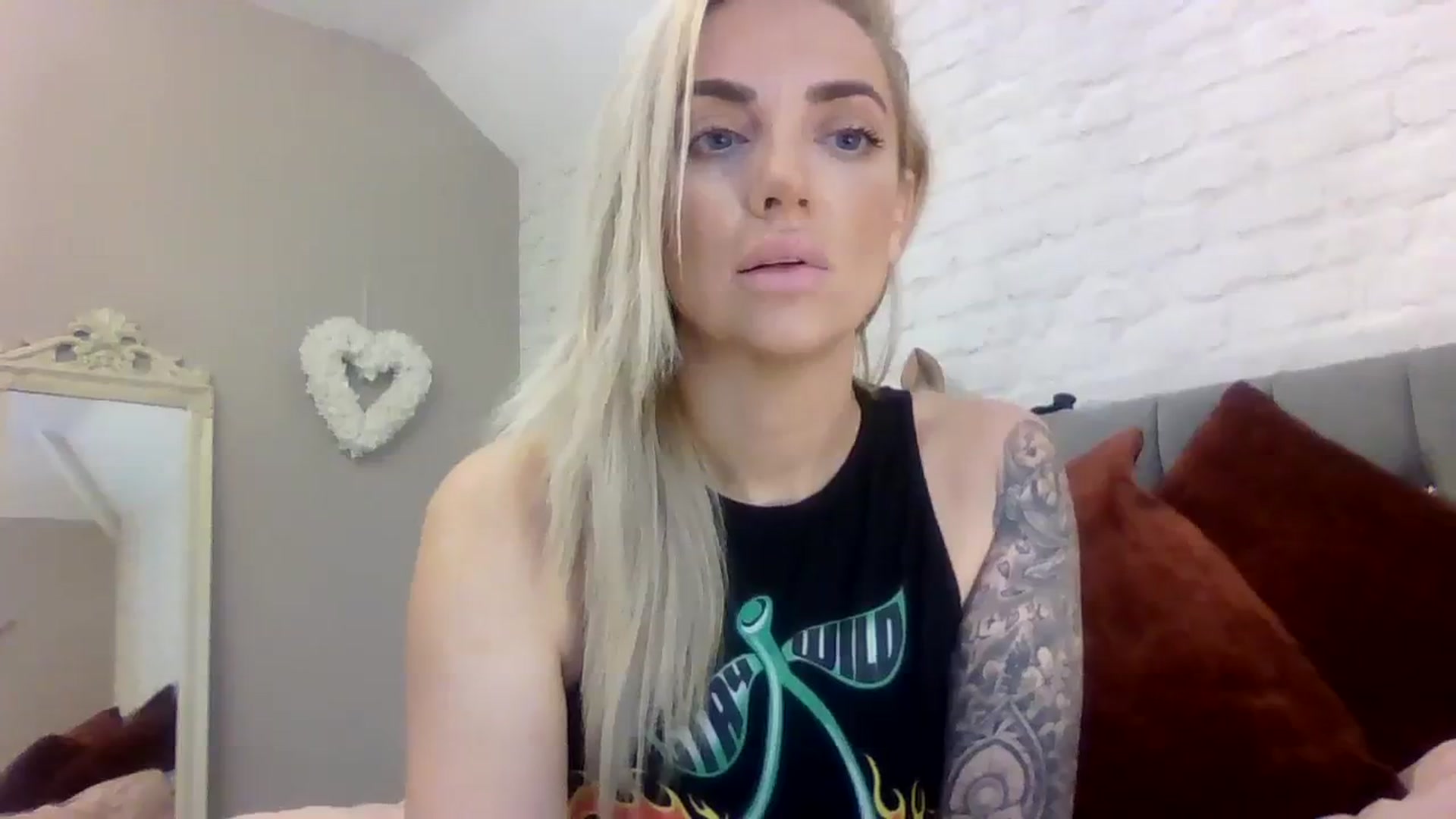 Gallery image thumbnail from Cherry_sour's myfreecams stream on, 12/01/2023, 15:22 image 15 of 20