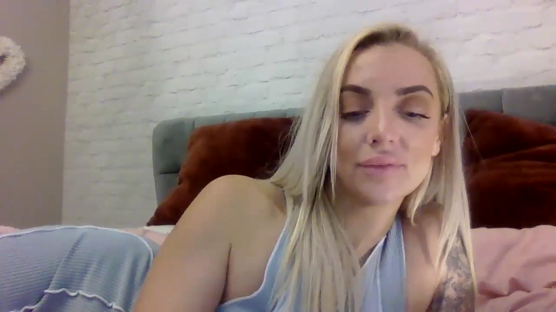 Gallery image thumbnail from Cherry_sour's myfreecams stream on, 12/04/2023, 13:13 image 8 of 20