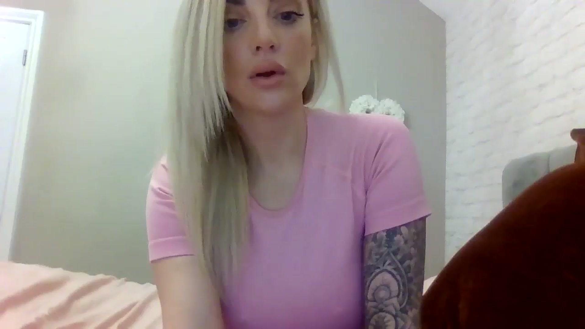 Gallery image thumbnail from Cherry_sour's myfreecams stream on, 12/05/2023, 11:36 image 9 of 20