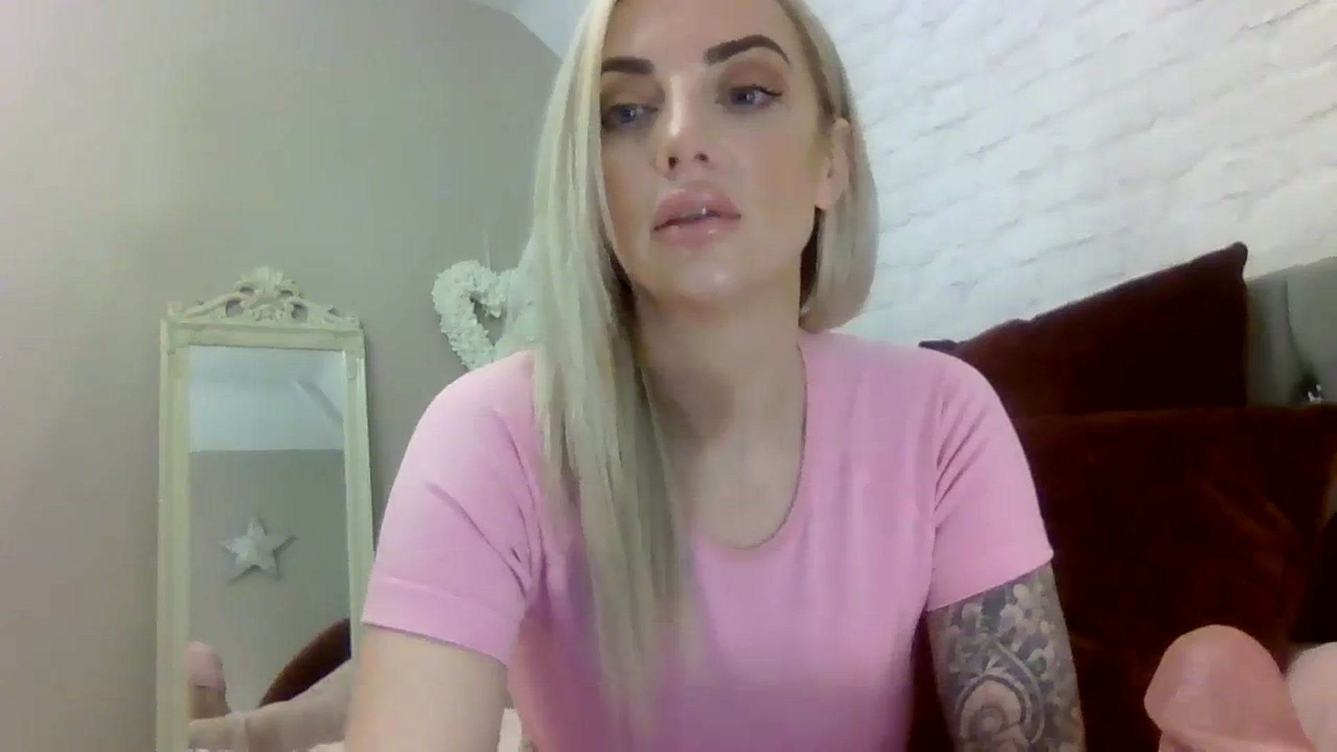 Gallery image thumbnail from Cherry_sour's myfreecams stream on, 12/05/2023, 11:36 image 19 of 20
