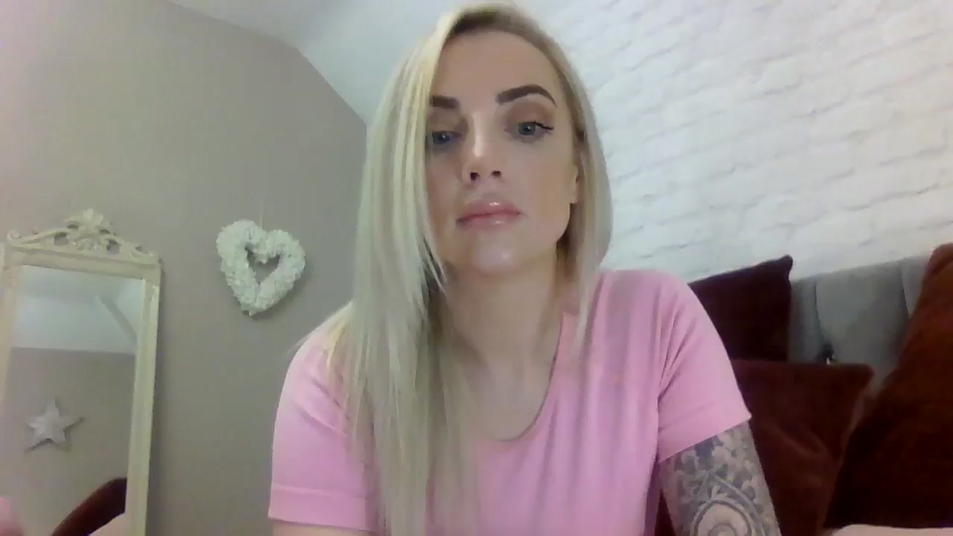 Gallery image thumbnail from Cherry_sour's myfreecams stream on, 12/05/2023, 11:36 image 17 of 20