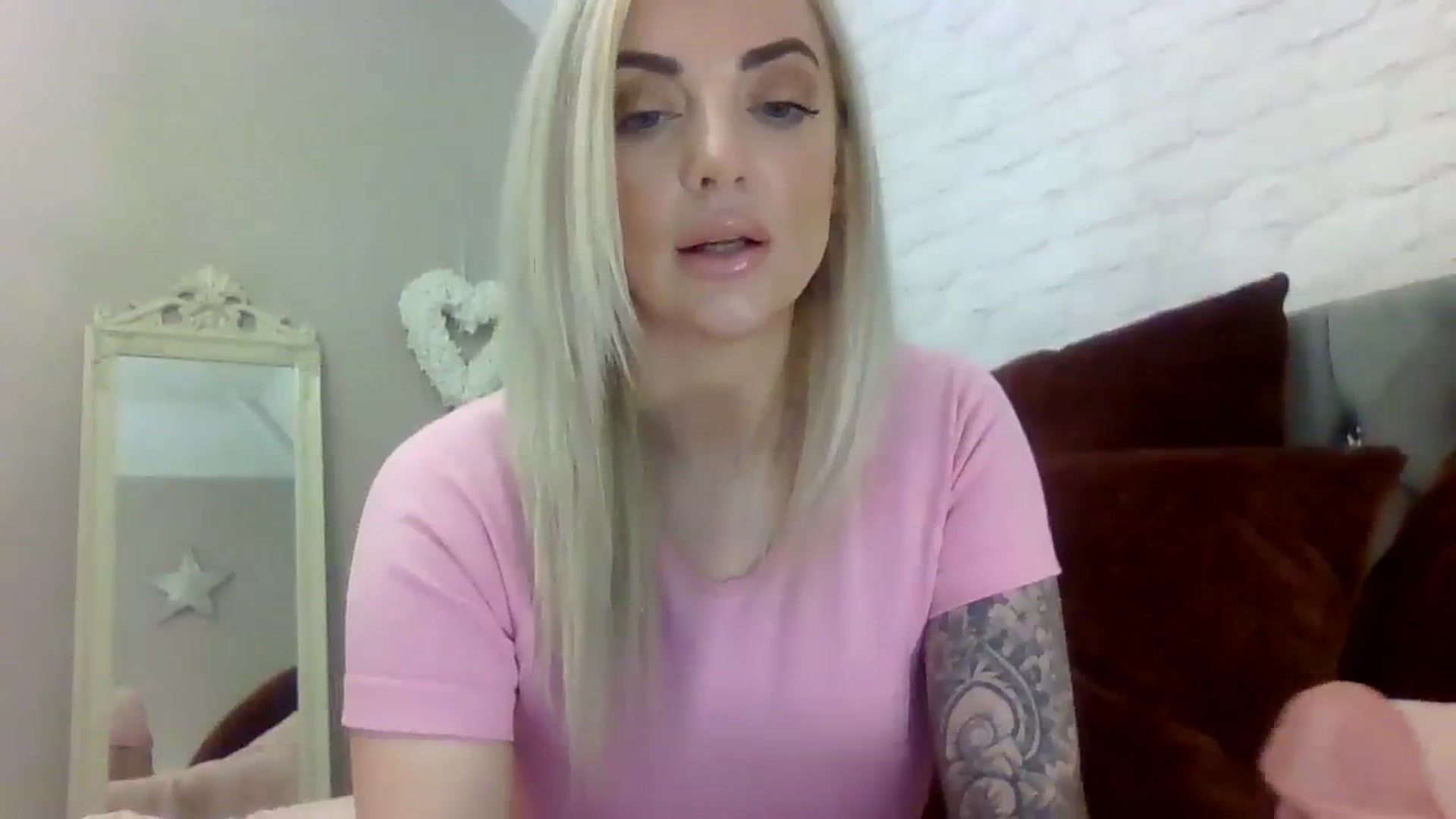 Gallery image thumbnail from Cherry_sour's myfreecams stream on, 12/05/2023, 11:36 image 18 of 20