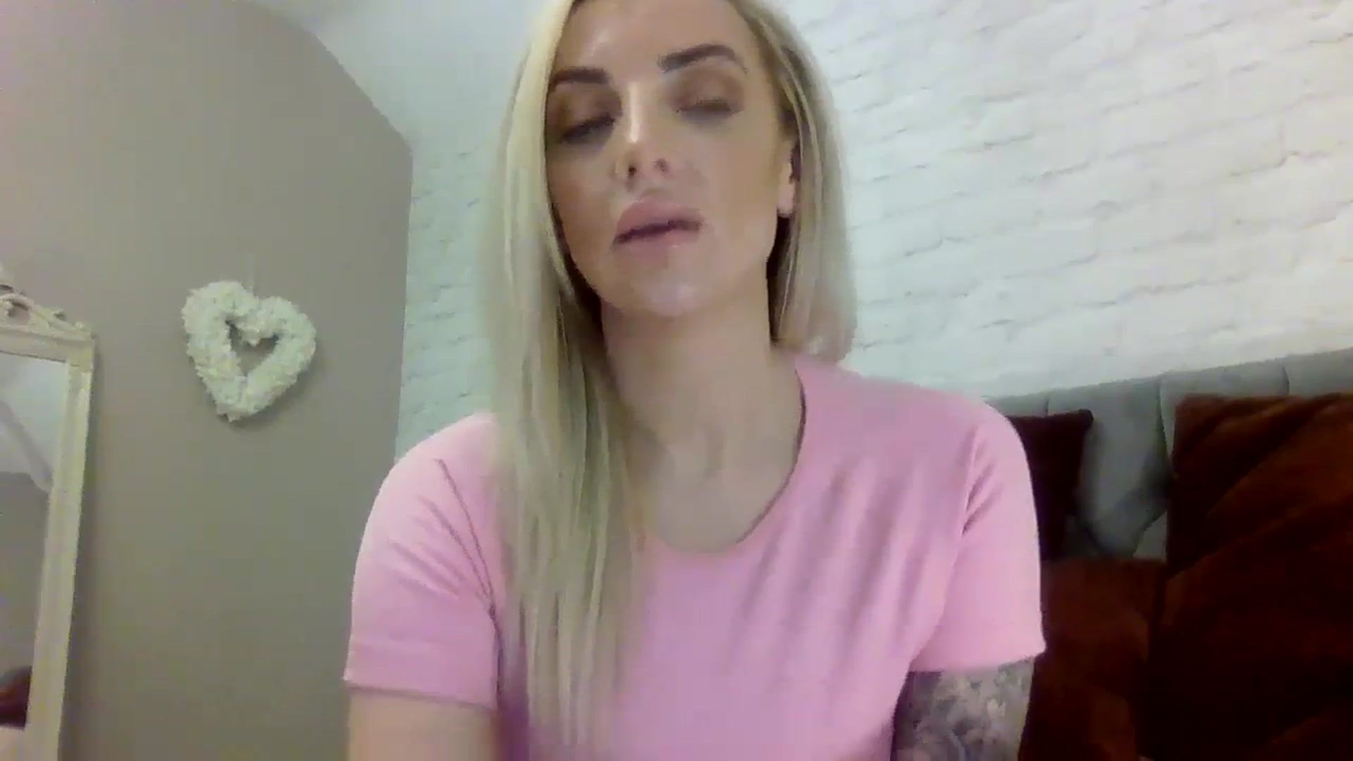 Gallery image thumbnail from Cherry_sour's myfreecams stream on, 12/05/2023, 14:04 image 13 of 20
