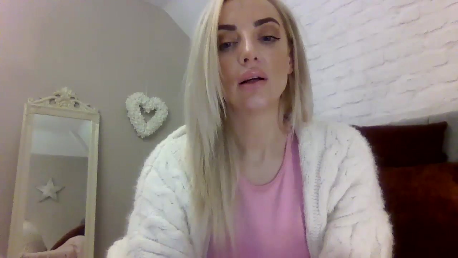 Gallery image thumbnail from Cherry_sour's myfreecams stream on, 12/05/2023, 14:04 image 10 of 20