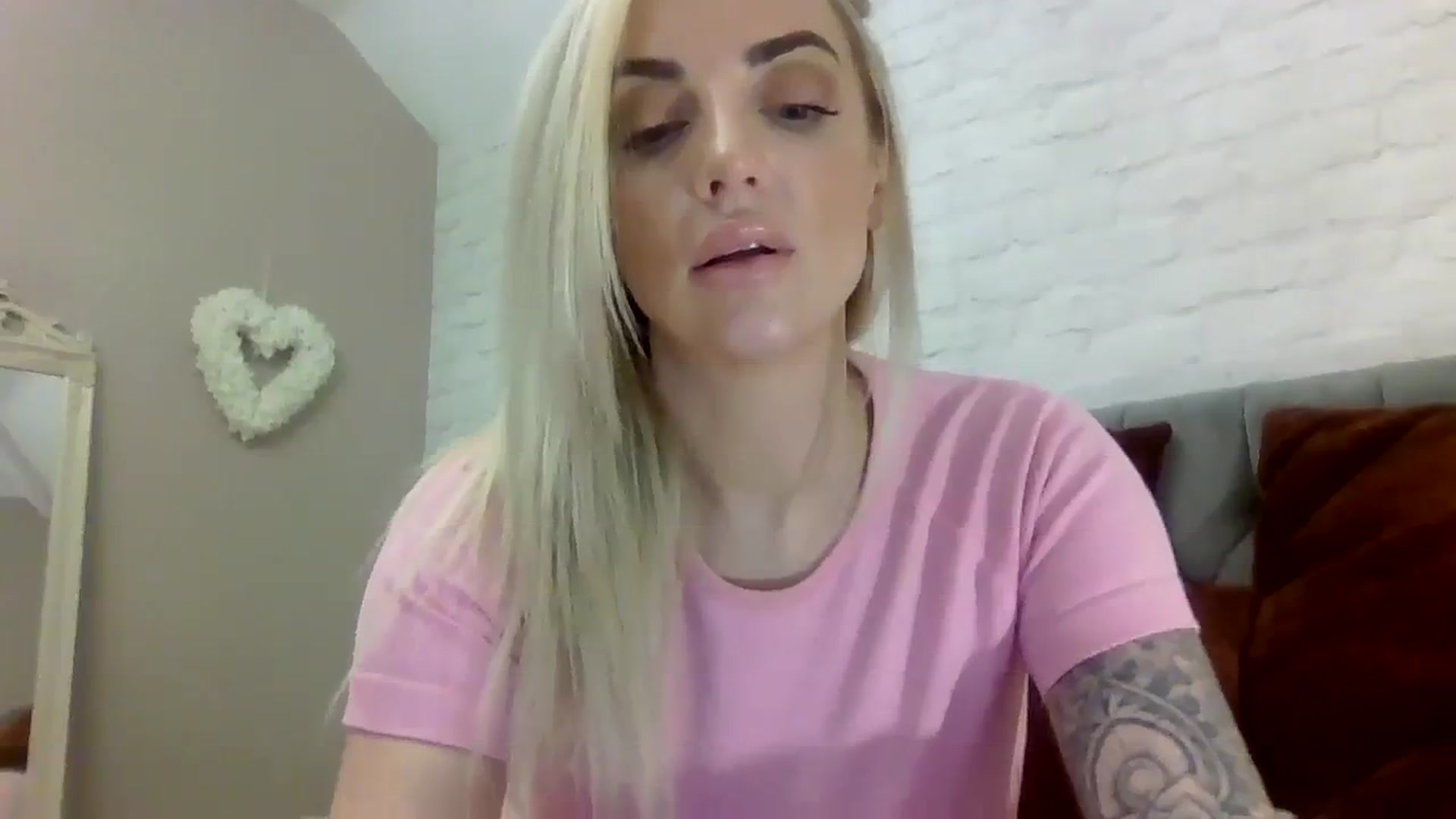 Gallery image thumbnail from Cherry_sour's myfreecams stream on, 12/05/2023, 14:04 image 14 of 20