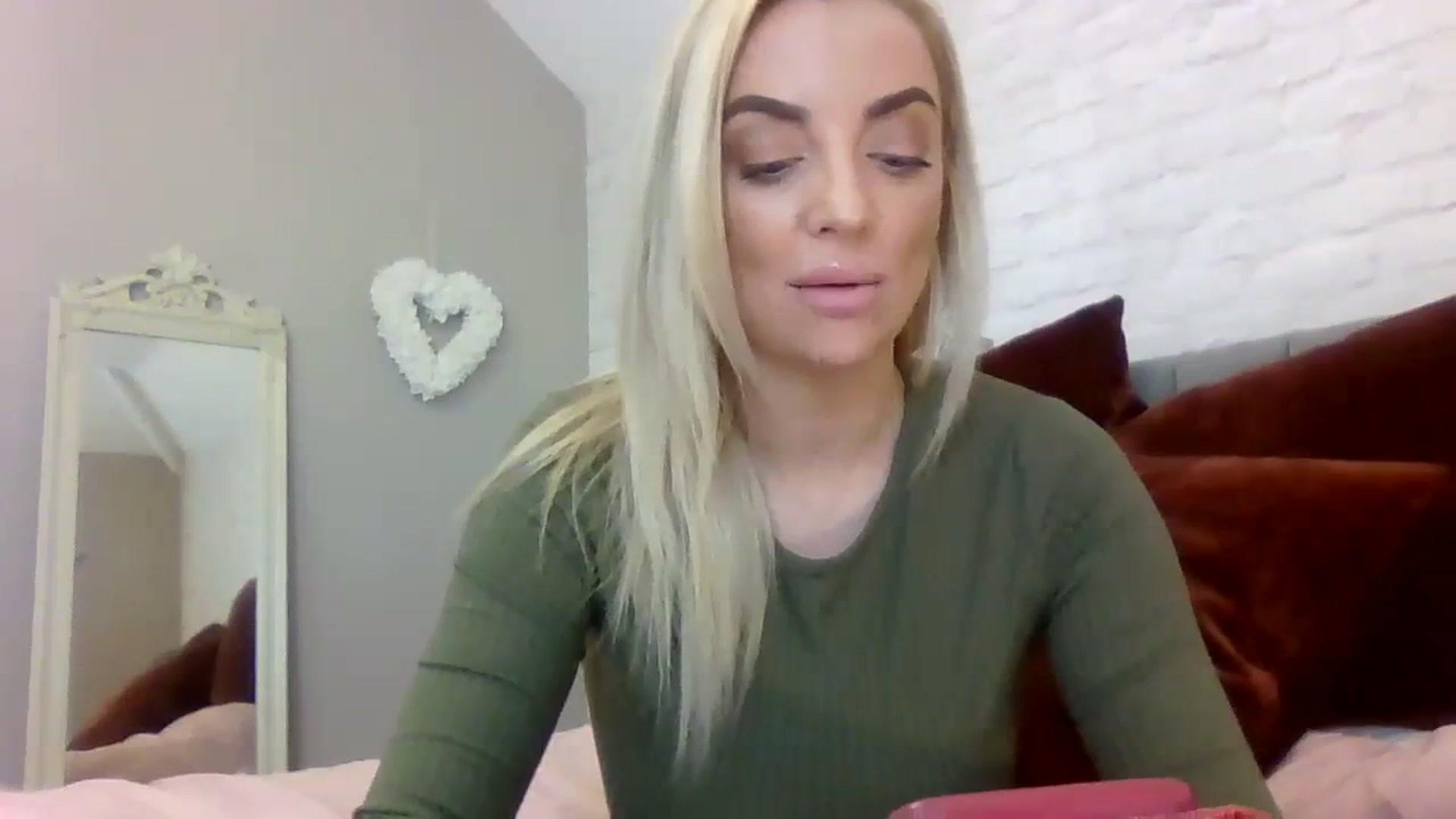 Gallery image thumbnail from Cherry_sour's myfreecams stream on, 12/06/2023, 11:52 image 17 of 20