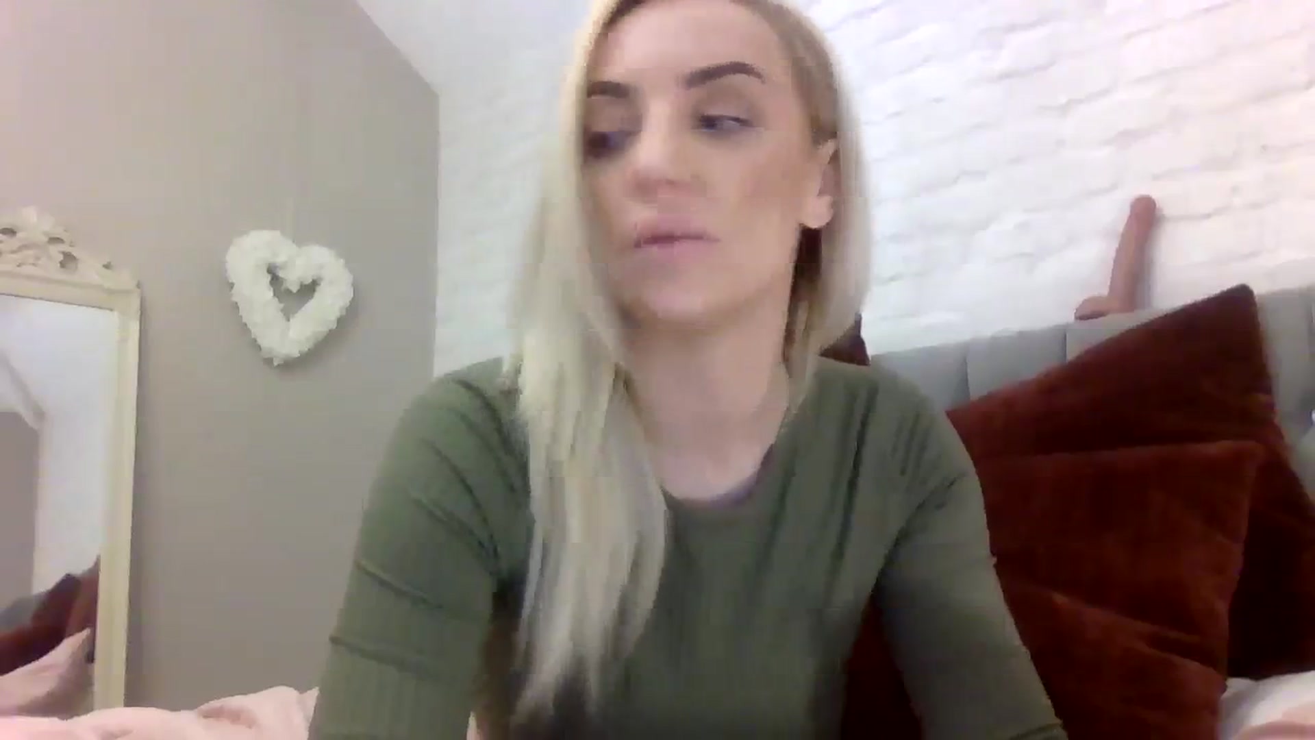 Gallery image thumbnail from Cherry_sour's myfreecams stream on, 12/06/2023, 14:12 image 14 of 20
