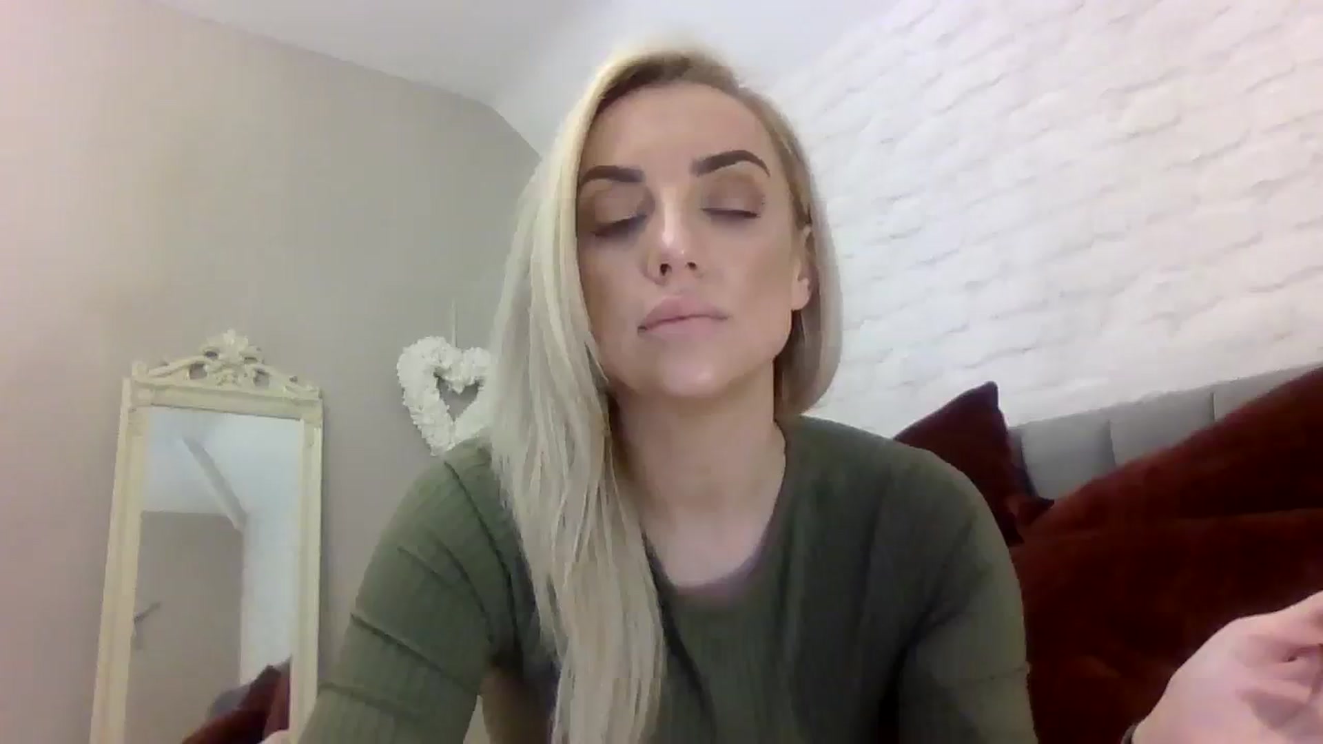 Gallery image thumbnail from Cherry_sour's myfreecams stream on, 12/06/2023, 14:12 image 12 of 20