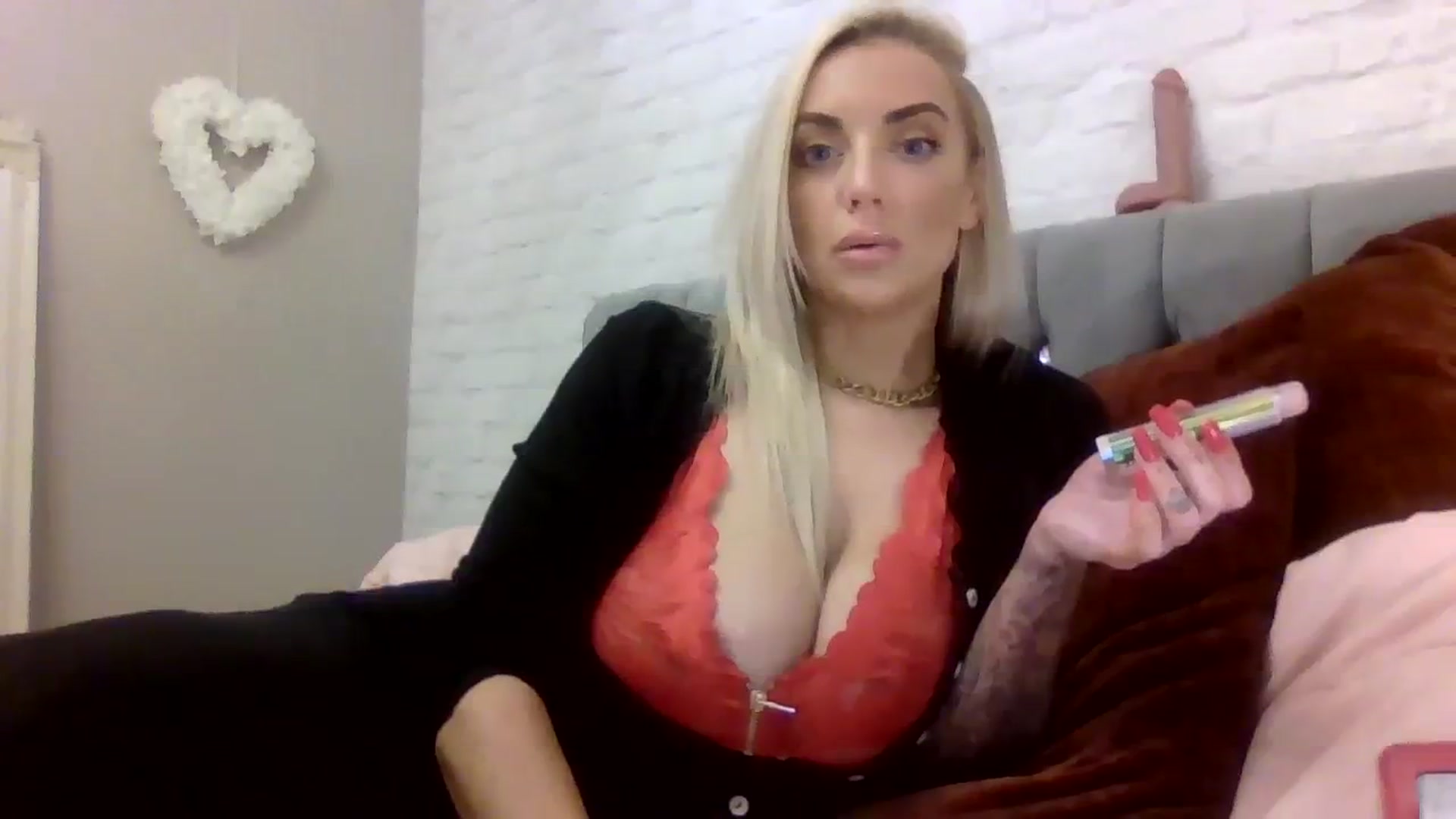 Gallery image thumbnail from Cherry_sour's myfreecams stream on, 12/07/2023, 11:47 image 17 of 20