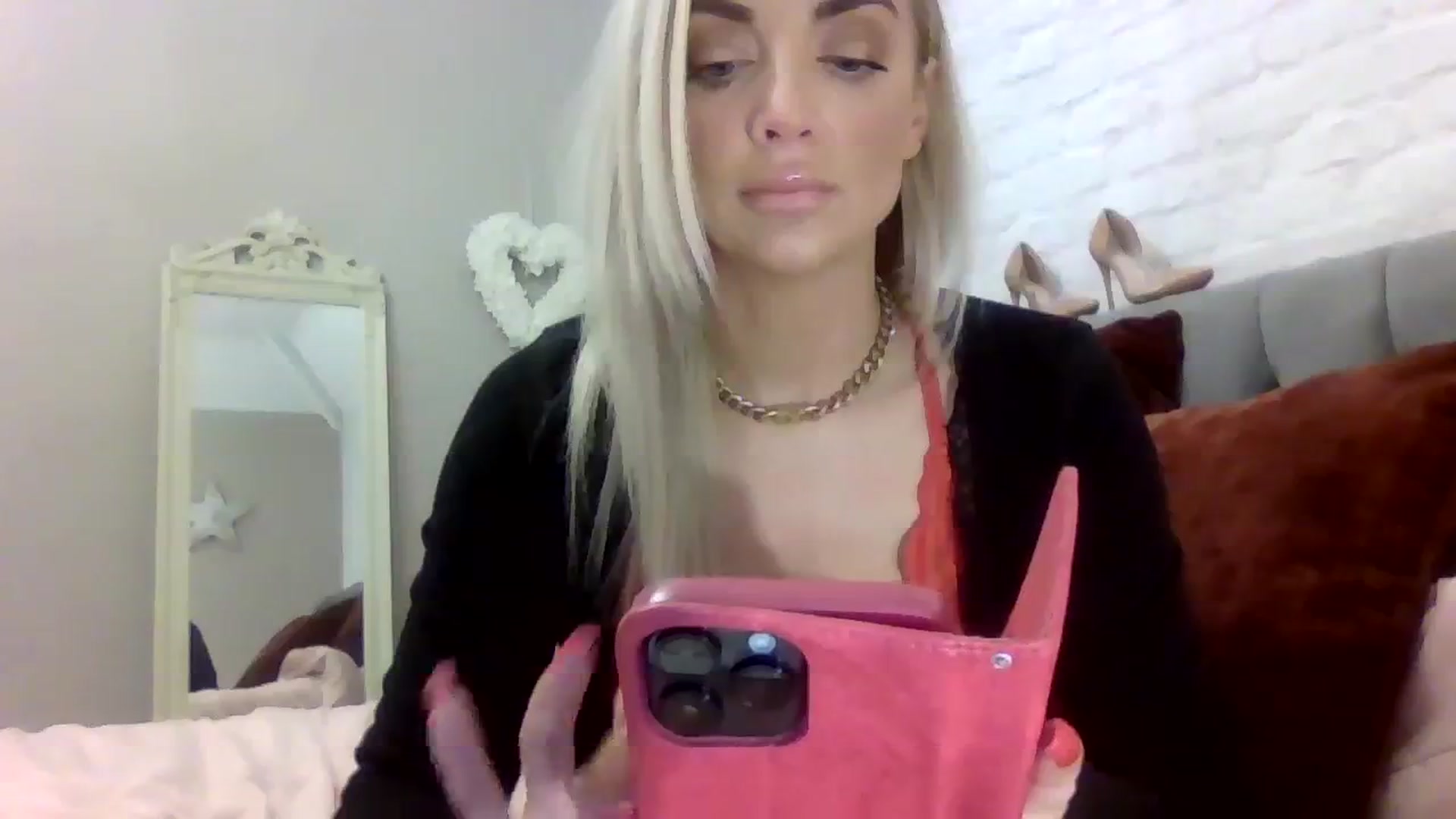 Gallery image thumbnail from Cherry_sour's myfreecams stream on, 12/07/2023, 12:44 image 4 of 20