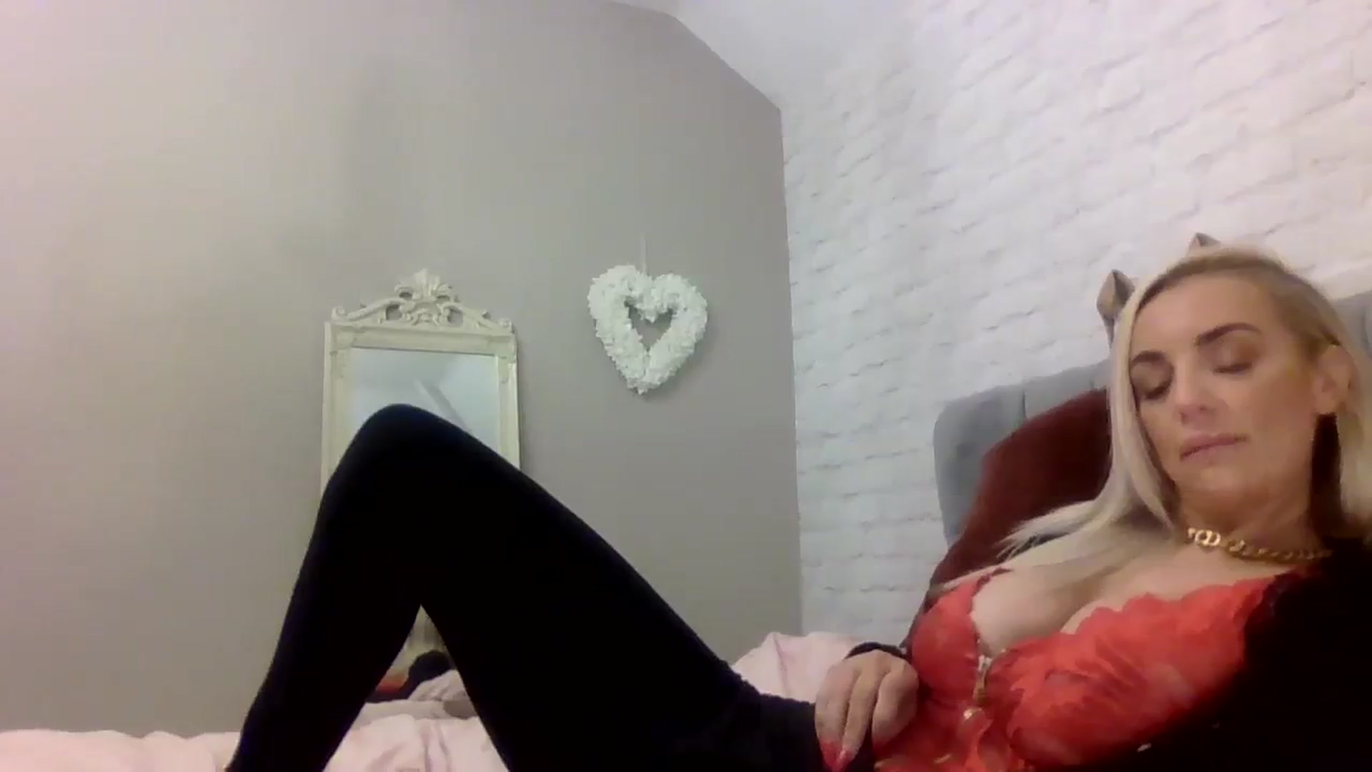 Gallery image thumbnail from Cherry_sour's myfreecams stream on, 12/07/2023, 13:28 image 3 of 20