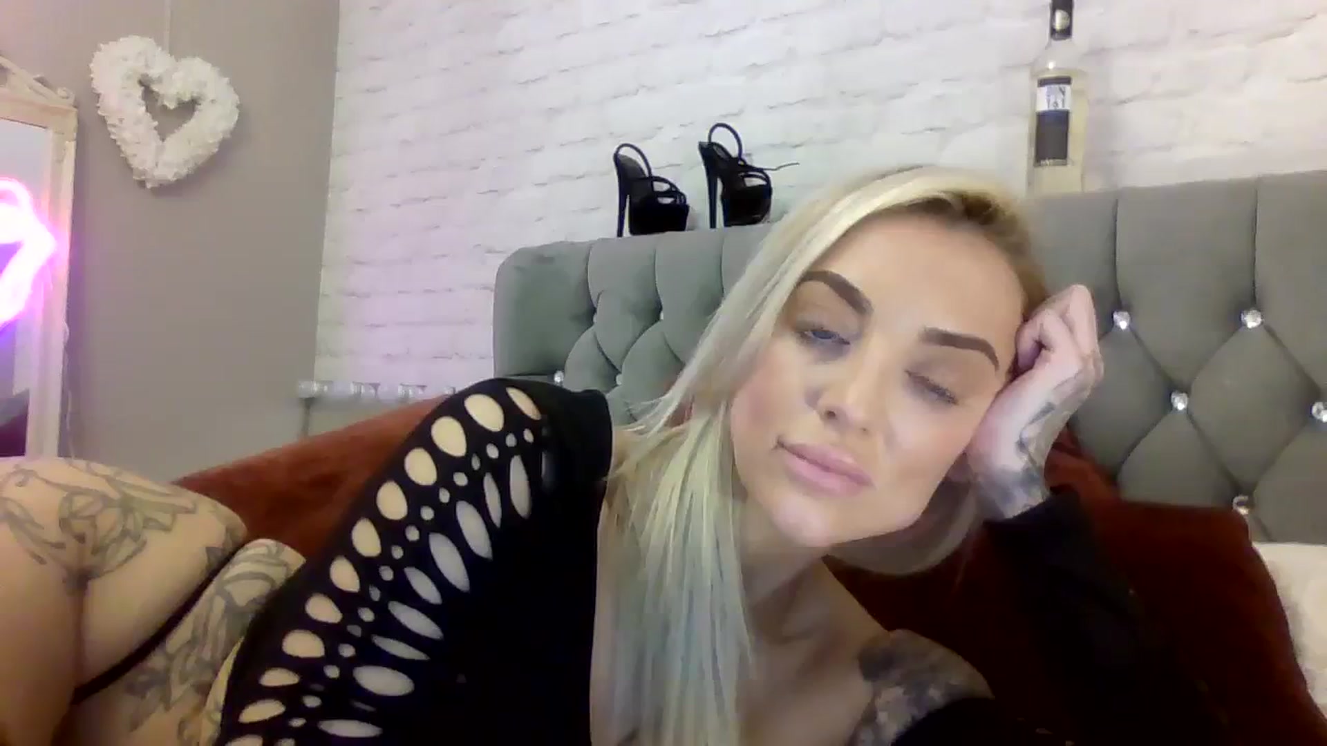 Gallery image thumbnail from Cherry_sour's myfreecams stream on, 12/13/2023, 14:24 image 15 of 20