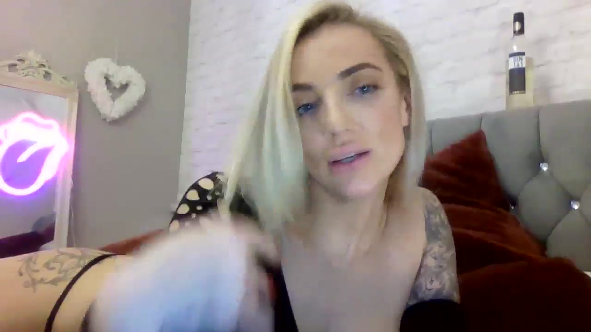 Gallery image thumbnail from Cherry_sour's myfreecams stream on, 12/13/2023, 14:39 image 15 of 20