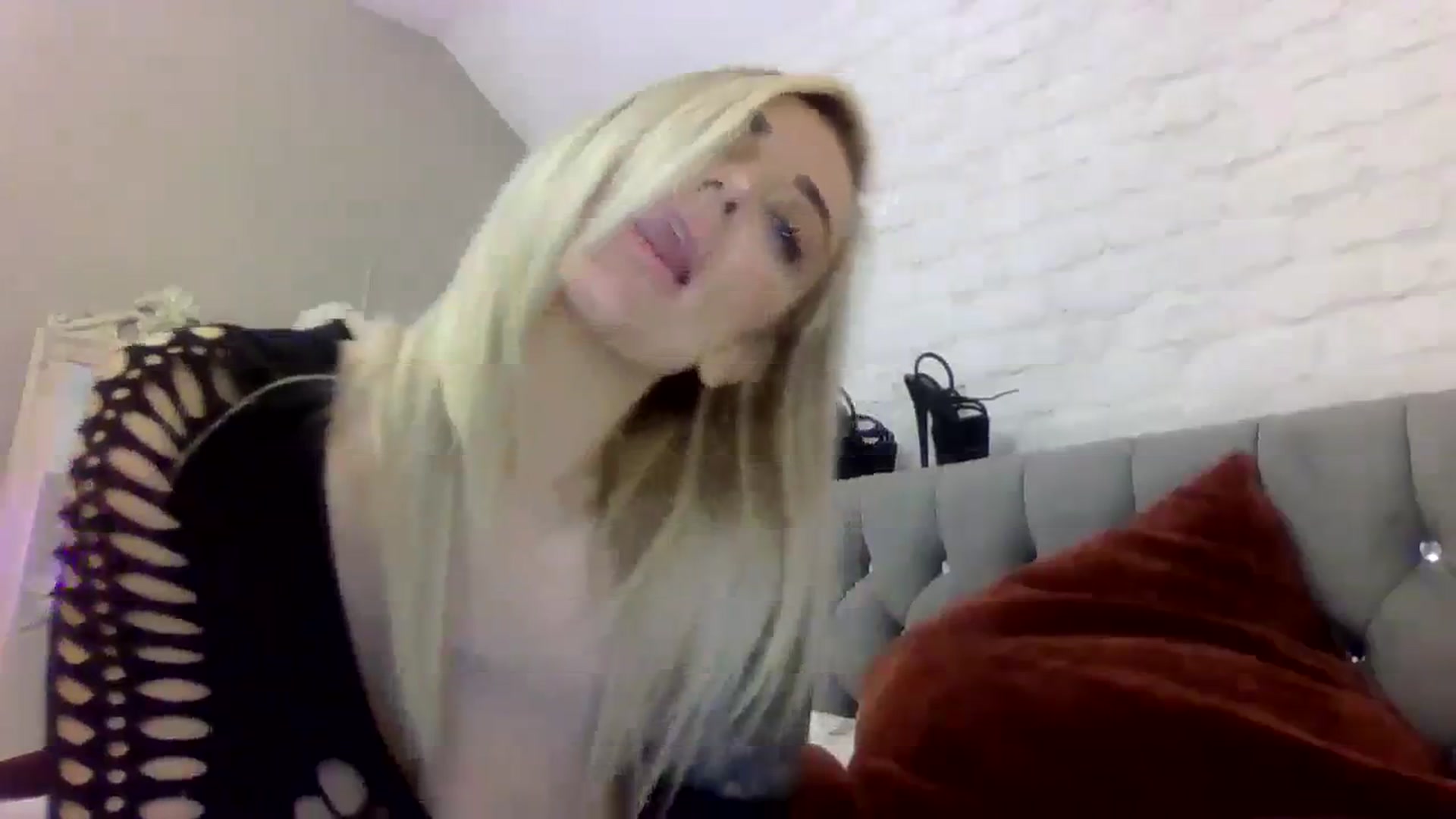 Gallery image thumbnail from Cherry_sour's myfreecams stream on, 12/13/2023, 14:39 image 6 of 20