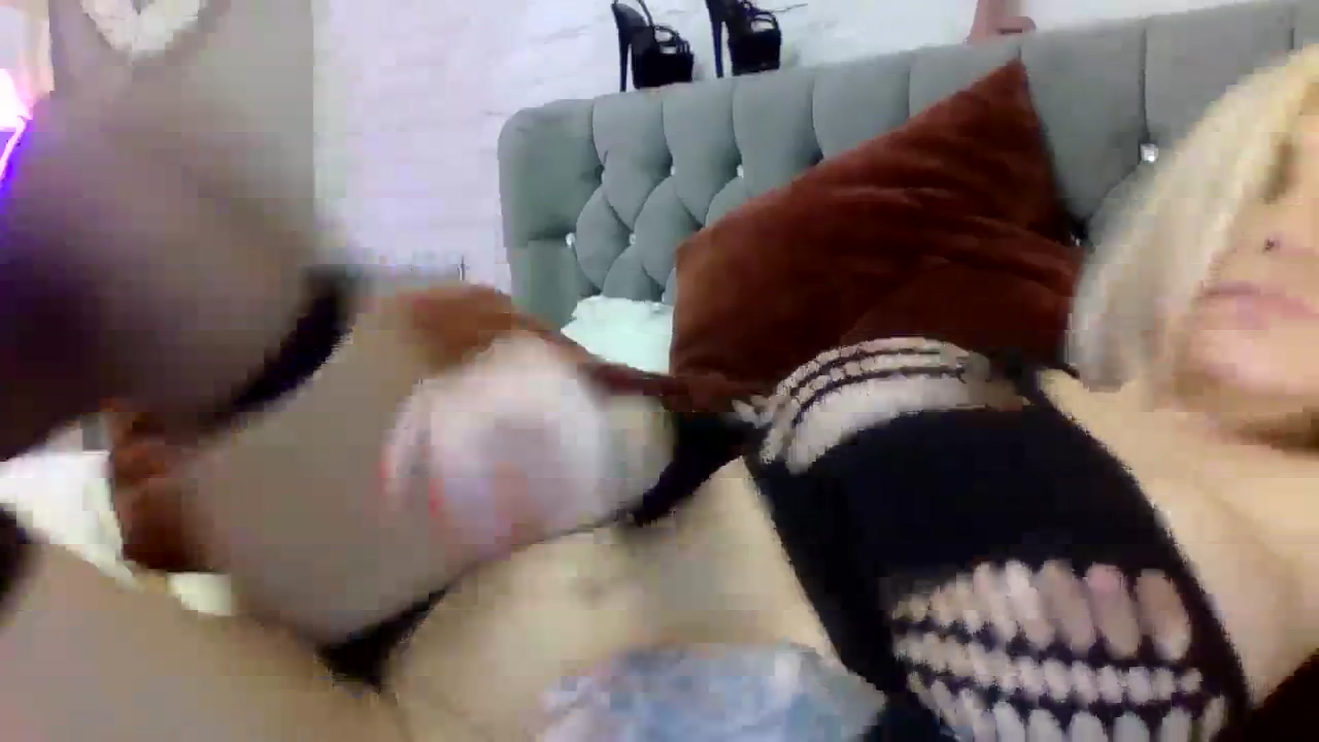 Gallery image thumbnail from Cherry_sour's myfreecams stream on, 12/13/2023, 16:22 image 16 of 20