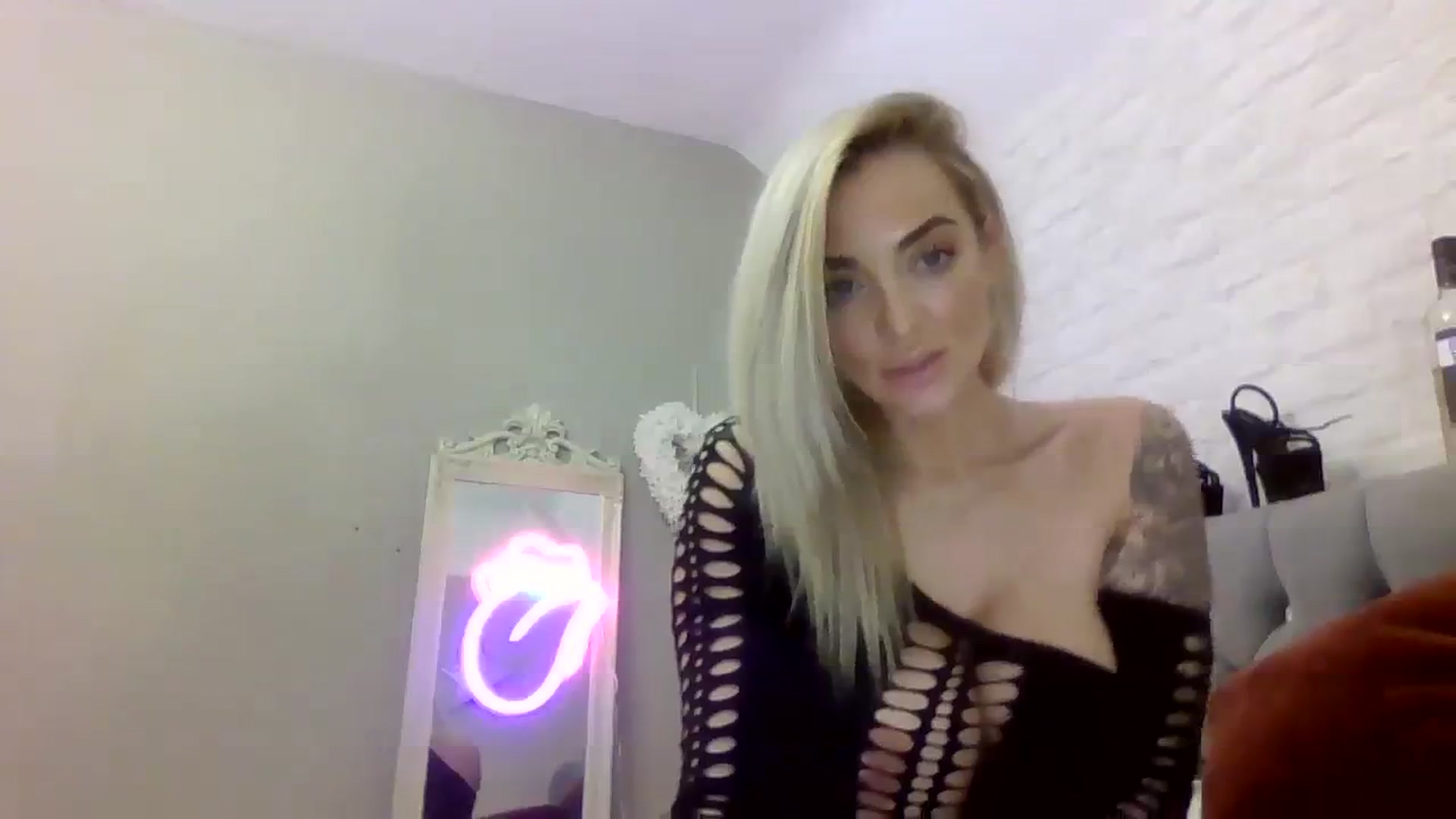 Gallery image thumbnail from Cherry_sour's myfreecams stream on, 12/13/2023, 16:22 image 8 of 20