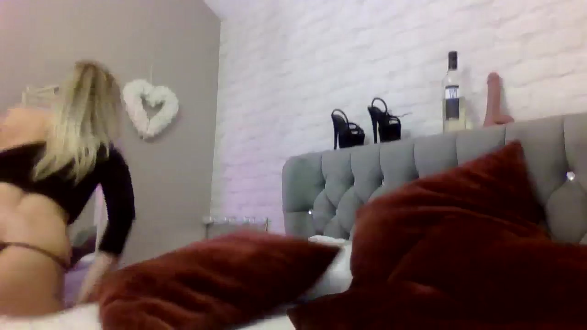 Gallery image thumbnail from Cherry_sour's myfreecams stream on, 12/13/2023, 16:22 image 5 of 20