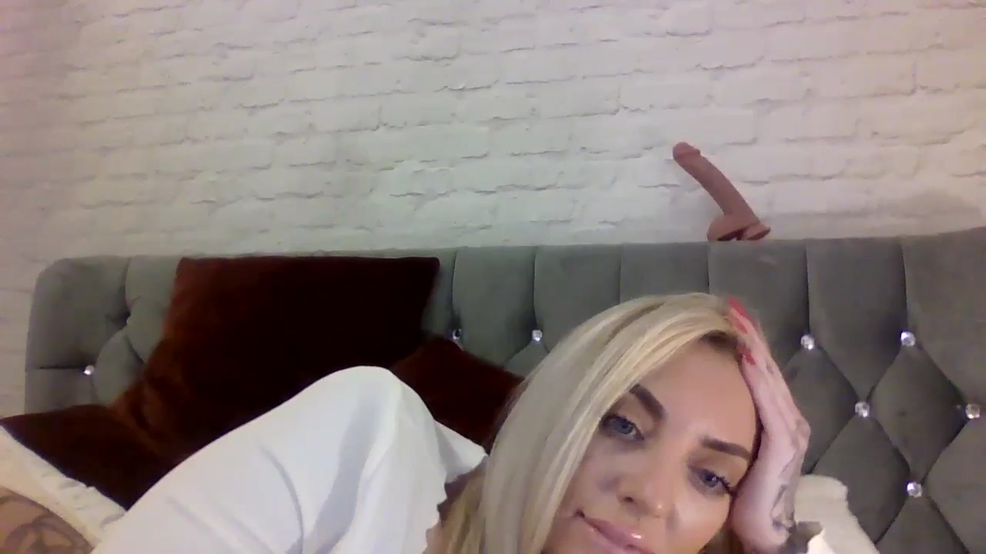 Gallery image thumbnail from Cherry_sour's myfreecams stream on, 12/15/2023, 12:31 image 20 of 20