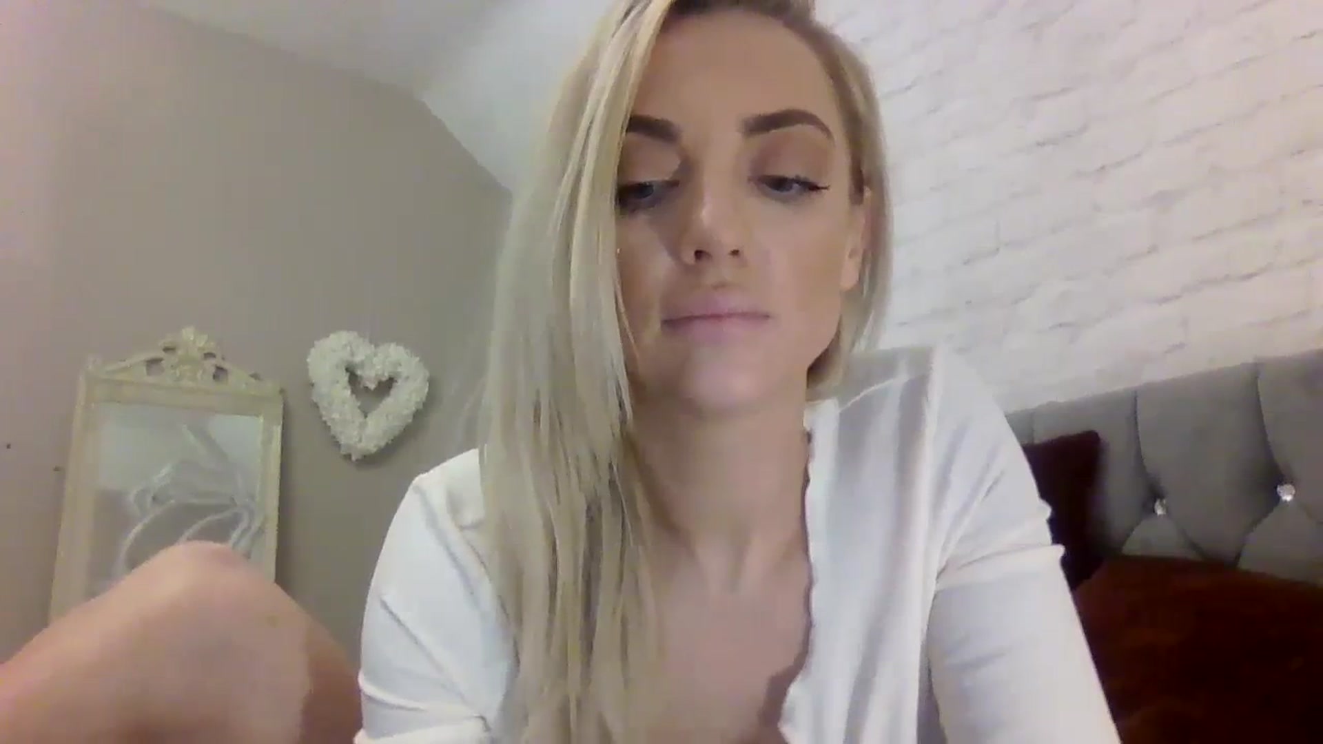 Gallery image thumbnail from Cherry_sour's myfreecams stream on, 12/15/2023, 13:29 image 15 of 20