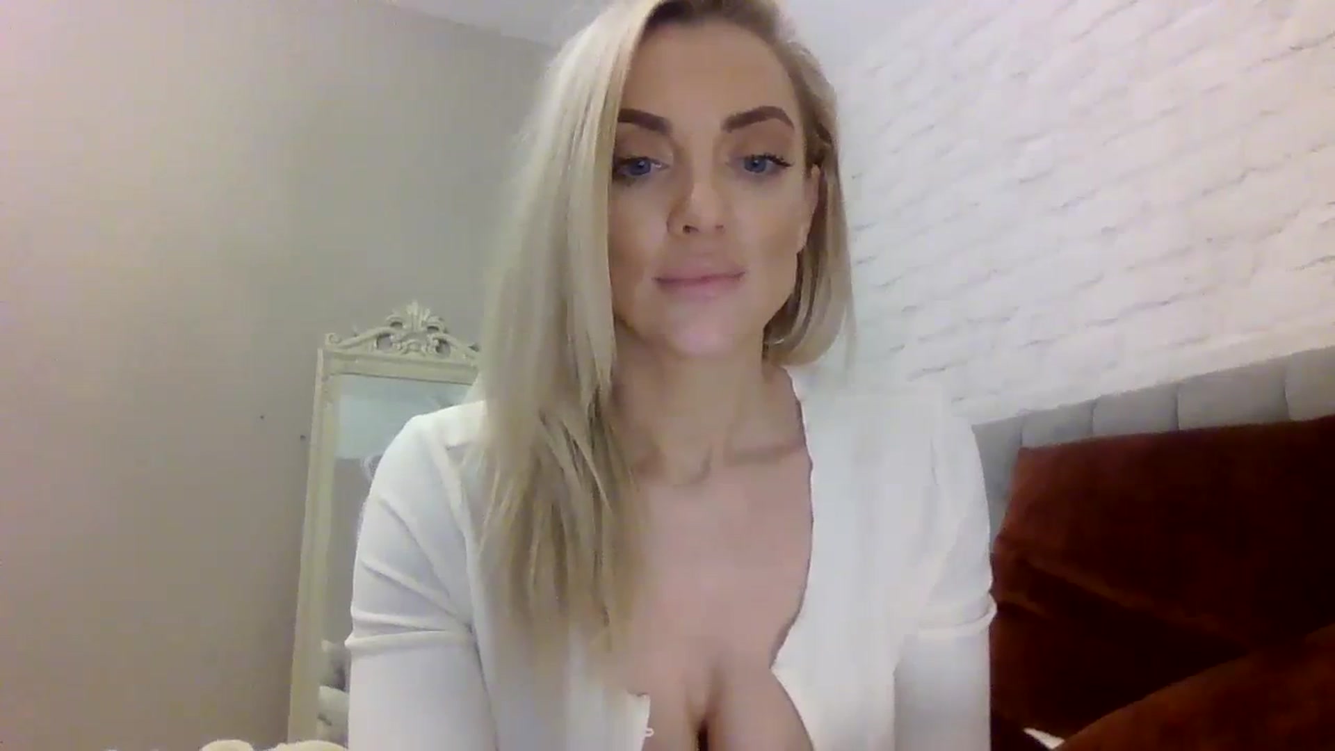 Gallery image thumbnail from Cherry_sour's myfreecams stream on, 12/15/2023, 14:50 image 15 of 20