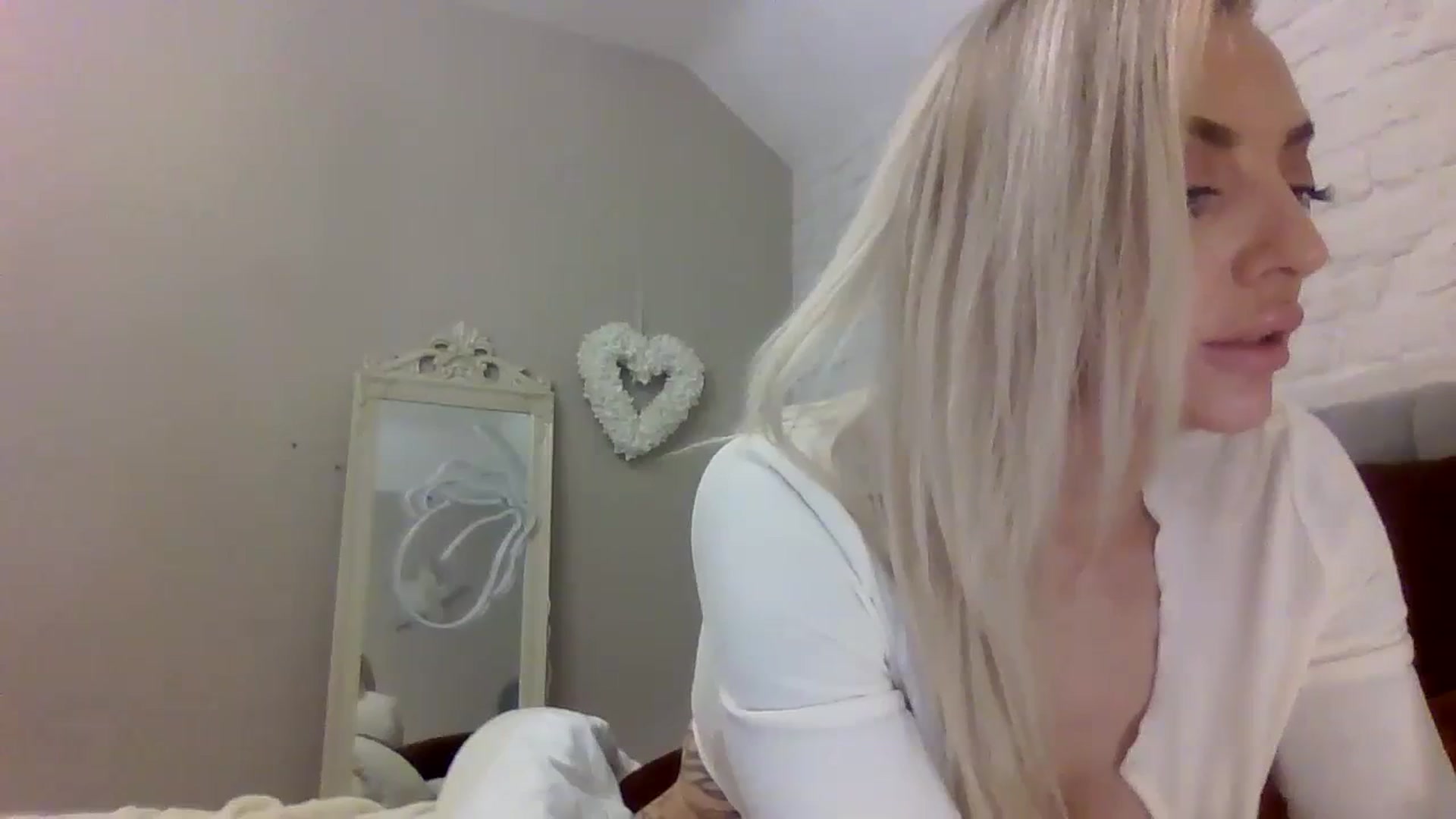 Gallery image thumbnail from Cherry_sour's myfreecams stream on, 12/15/2023, 14:50 image 16 of 20