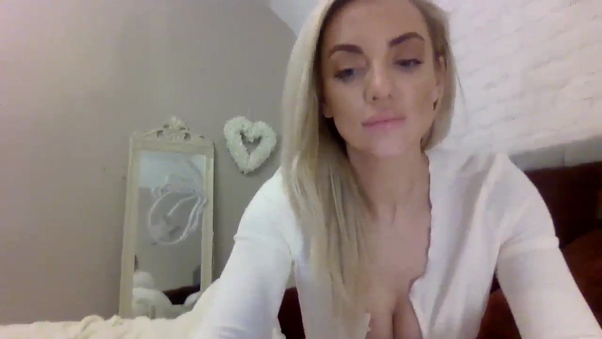 Gallery image thumbnail from Cherry_sour's myfreecams stream on, 12/15/2023, 14:50 image 7 of 20