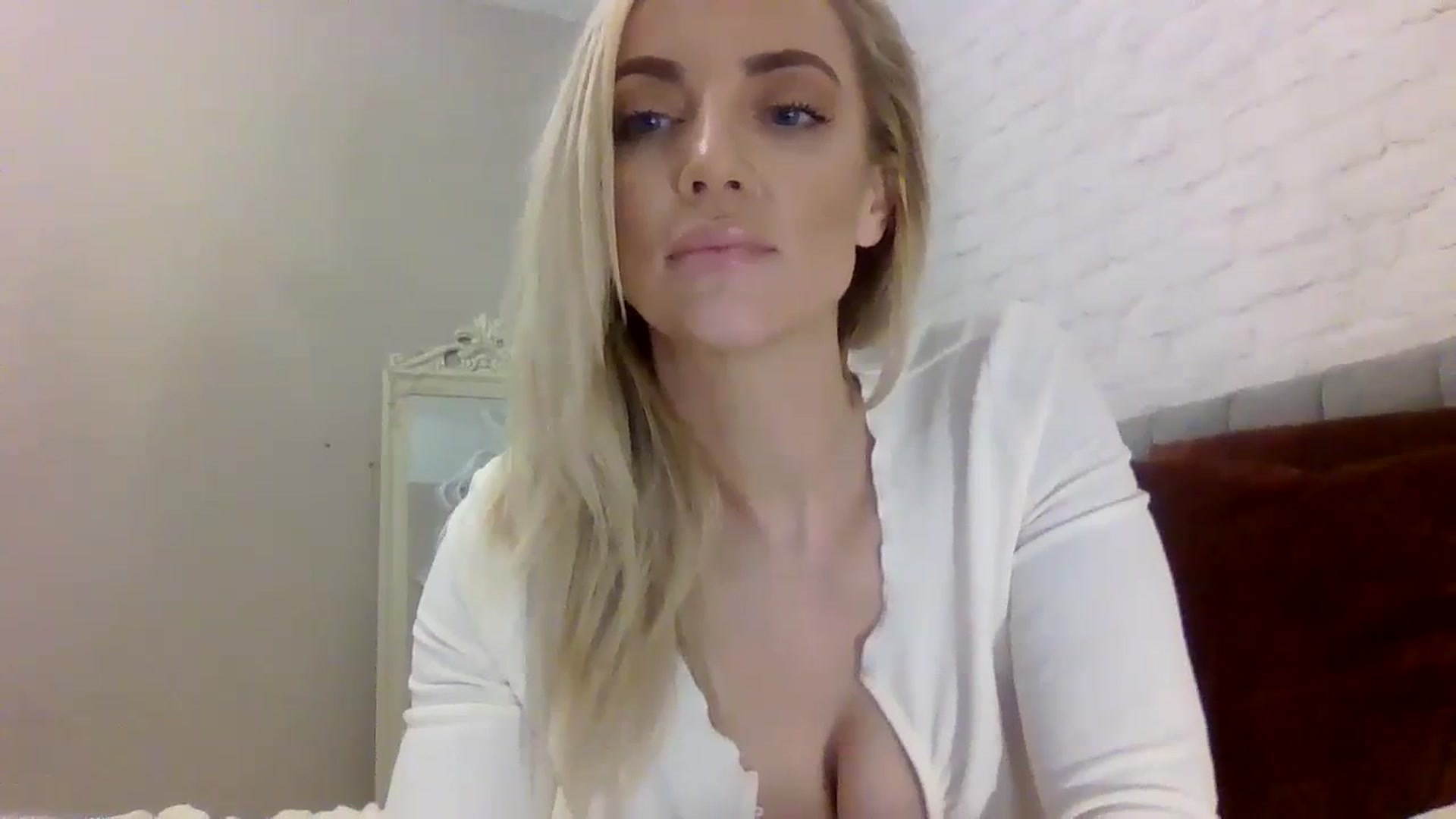 Gallery image thumbnail from Cherry_sour's myfreecams stream on, 12/15/2023, 15:41 image 2 of 20