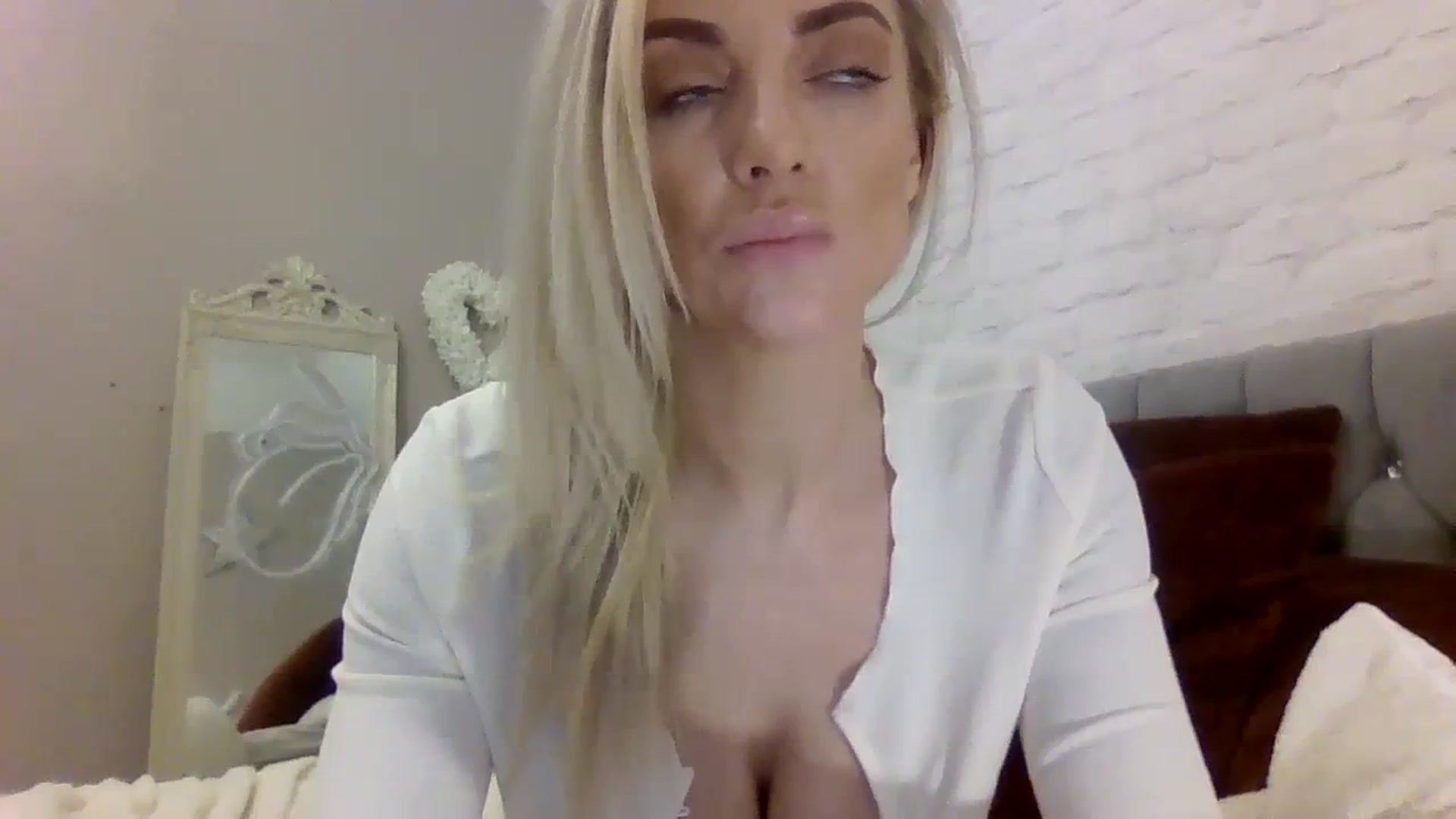 Gallery image thumbnail from Cherry_sour's myfreecams stream on, 12/15/2023, 15:41 image 3 of 20