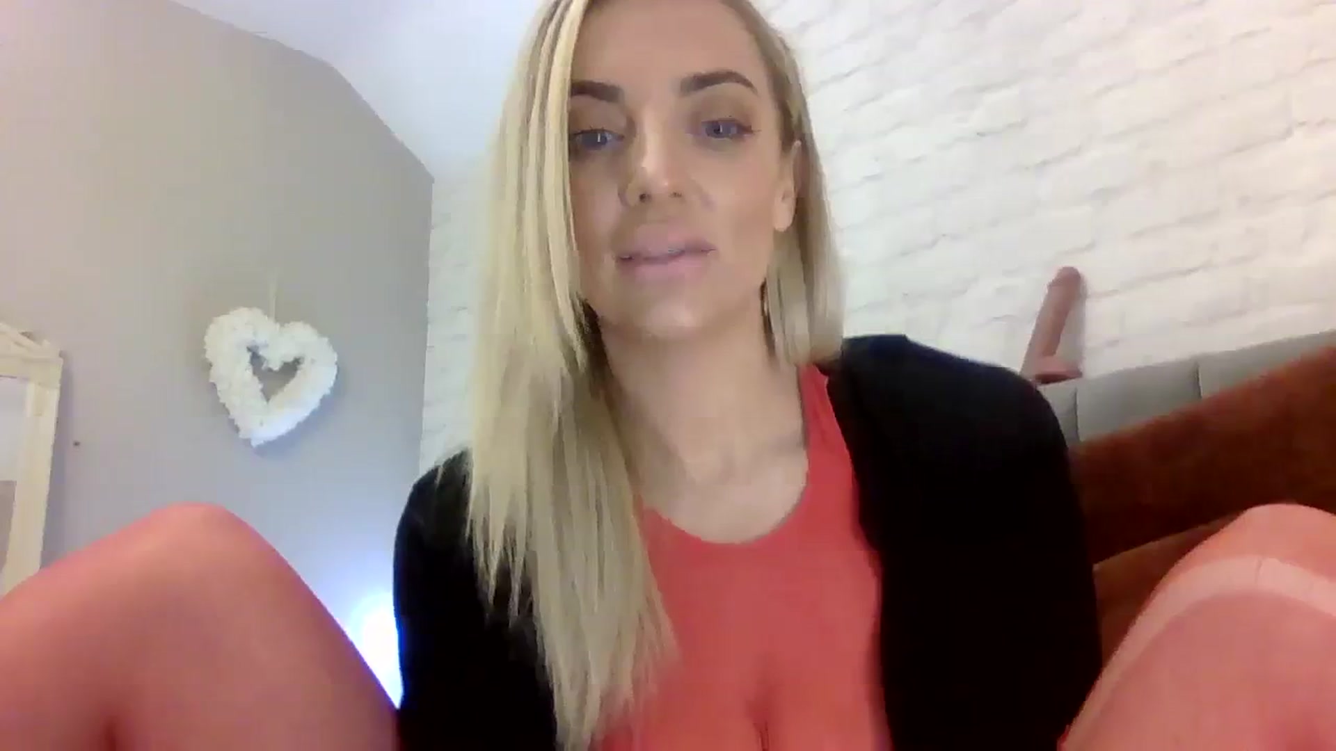 Gallery image thumbnail from Cherry_sour's myfreecams stream on, 12/18/2023, 11:52 image 18 of 20