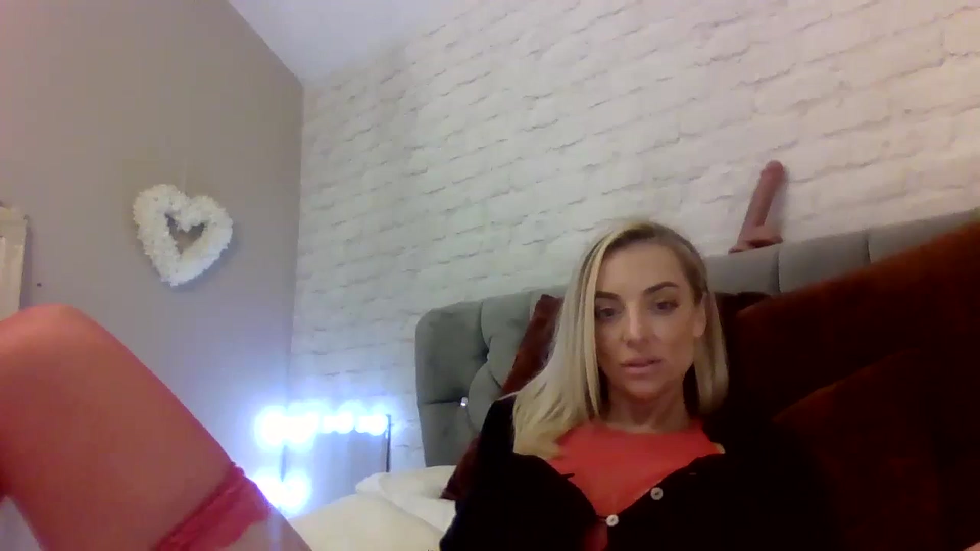 Gallery image thumbnail from Cherry_sour's myfreecams stream on, 12/18/2023, 11:52 image 19 of 20