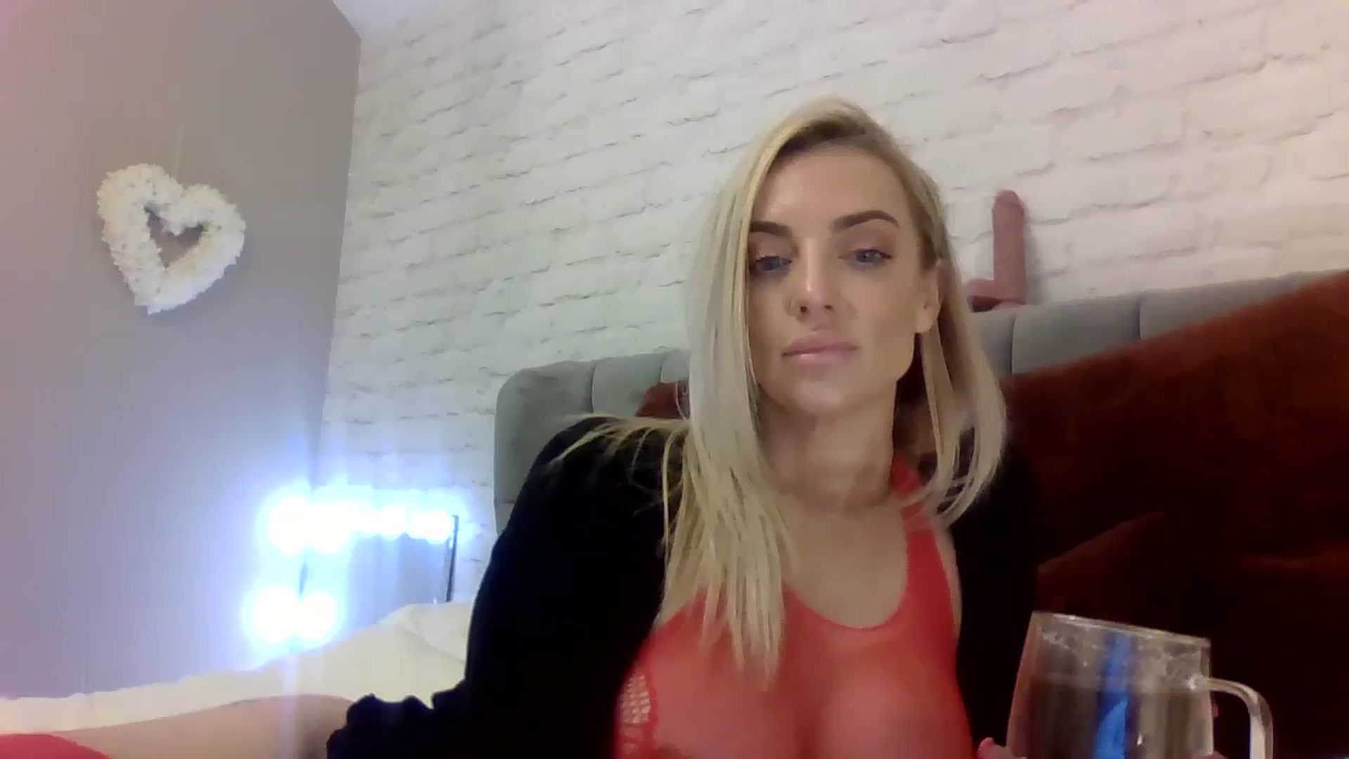 Gallery image thumbnail from Cherry_sour's myfreecams stream on, 12/18/2023, 15:07 image 4 of 20