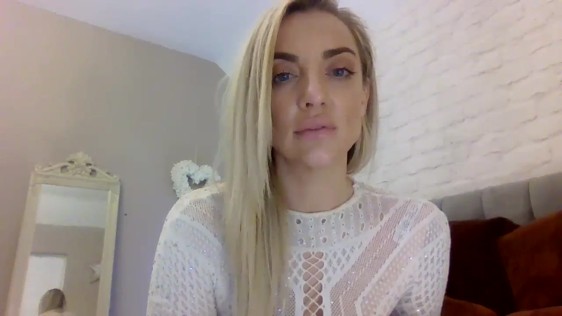 Gallery image thumbnail from Cherry_sour's myfreecams stream on, 12/18/2023, 15:07 image 15 of 20