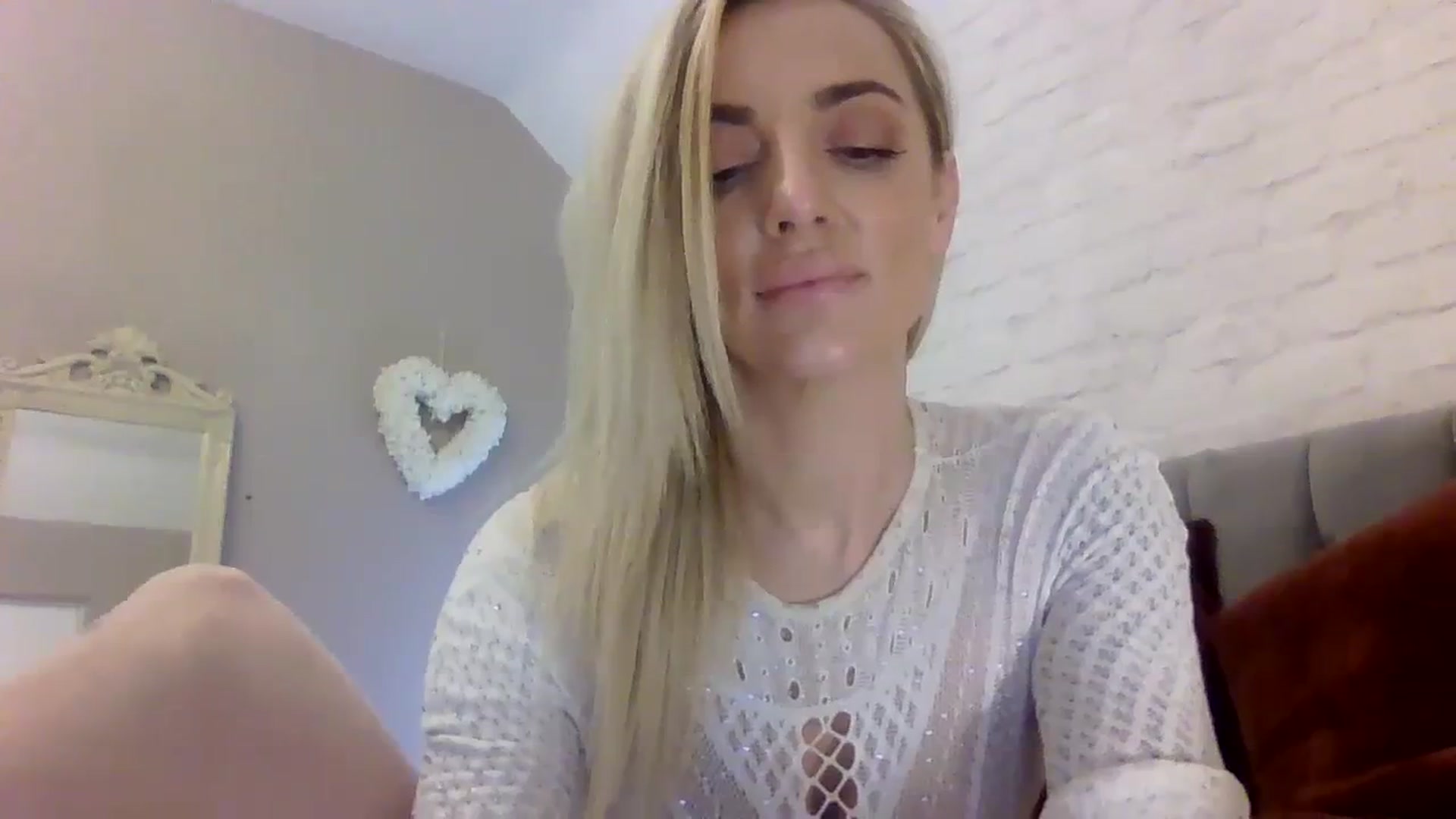 Gallery image thumbnail from Cherry_sour's myfreecams stream on, 12/18/2023, 15:07 image 17 of 20
