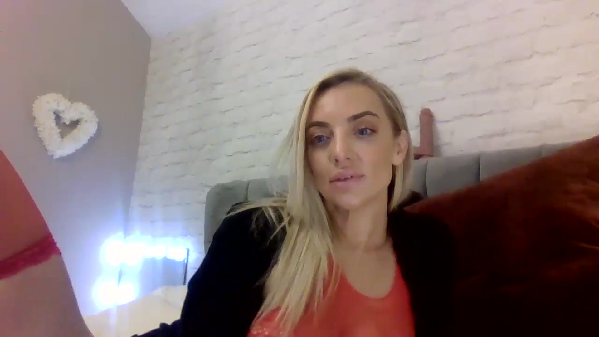 Gallery image thumbnail from Cherry_sour's myfreecams stream on, 12/18/2023, 15:07 image 8 of 20
